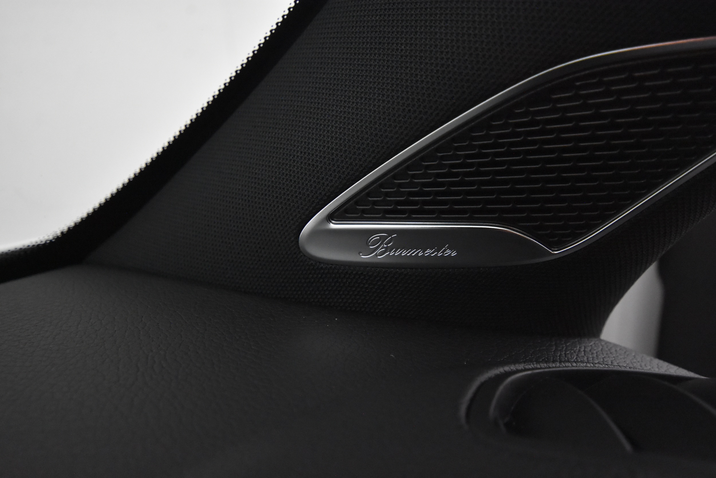 Mercedes-Benz EQB 2024