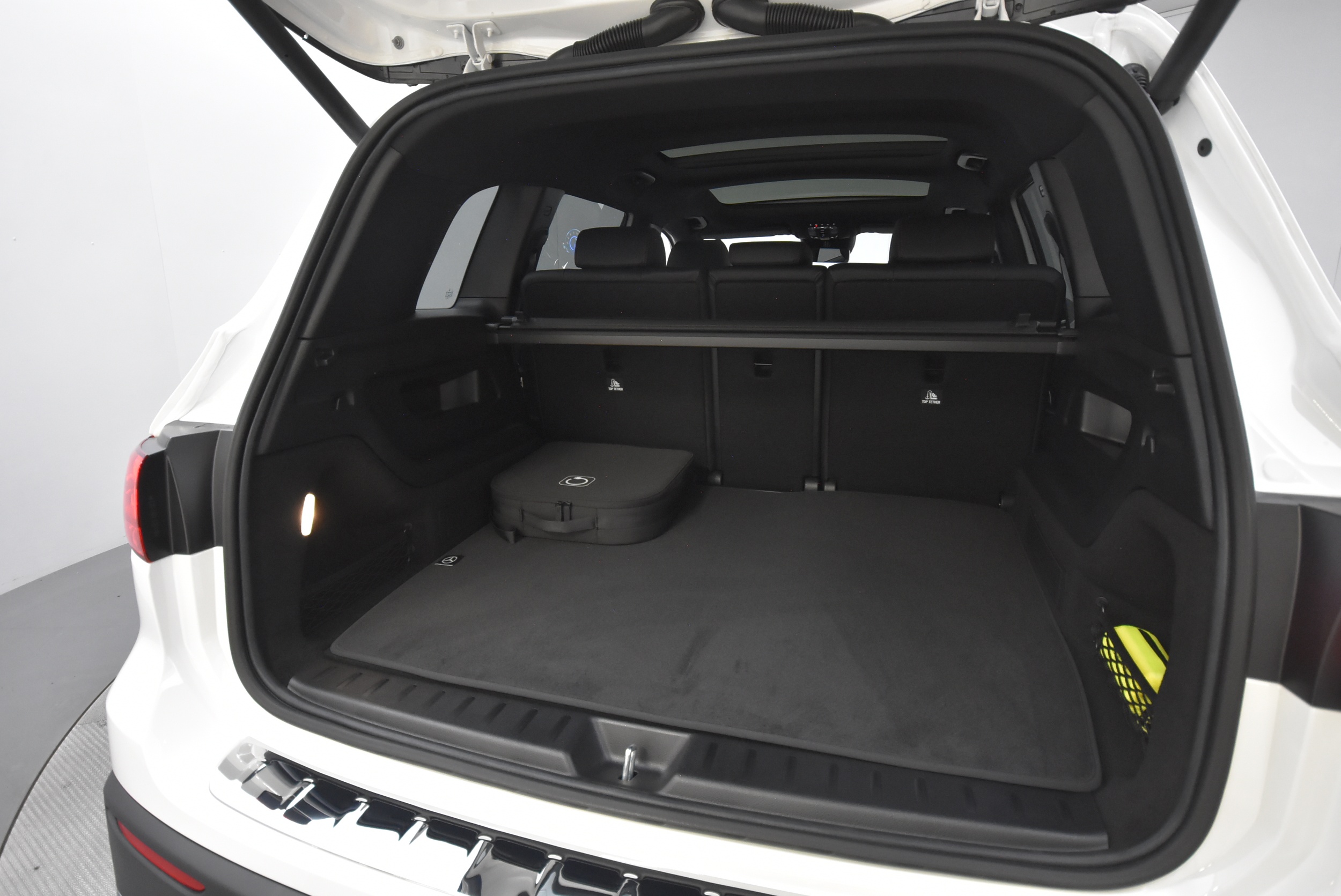 Mercedes-Benz EQB 2024