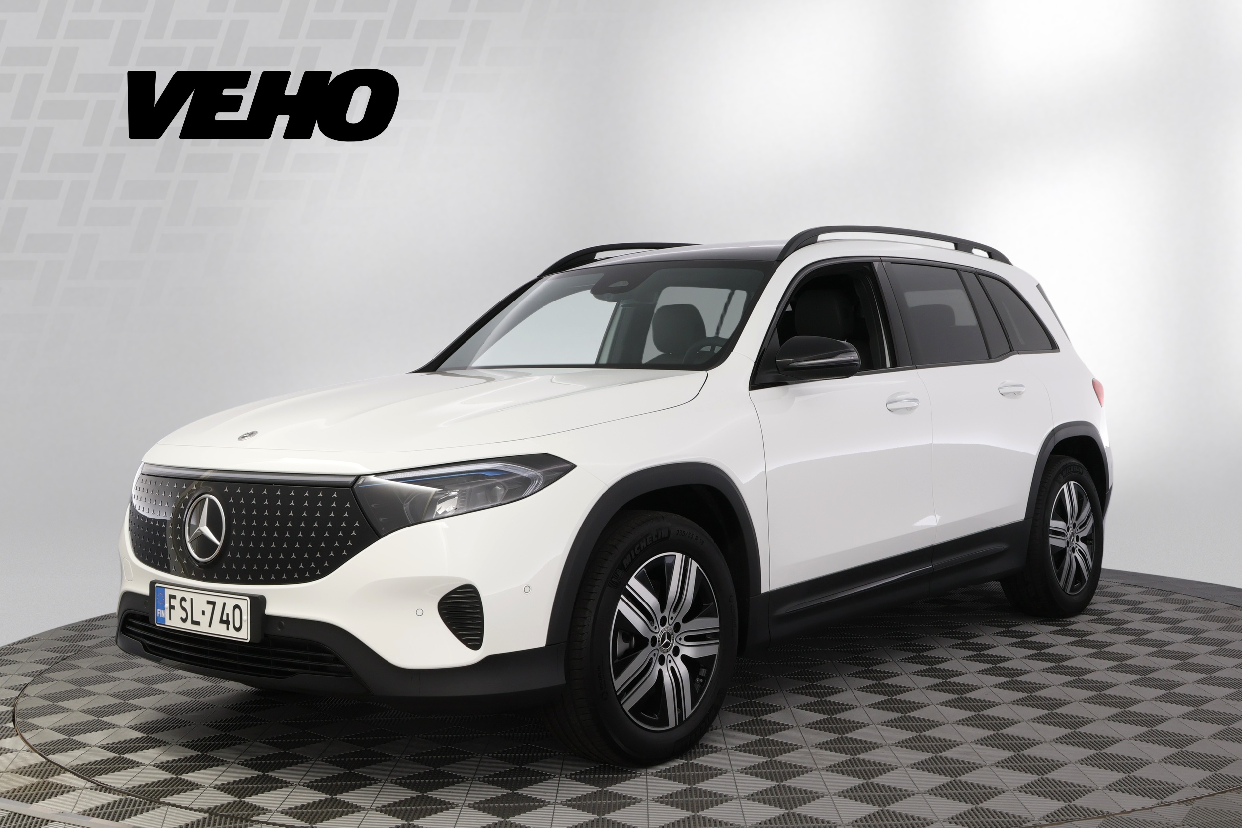 Mercedes-Benz EQB 2025