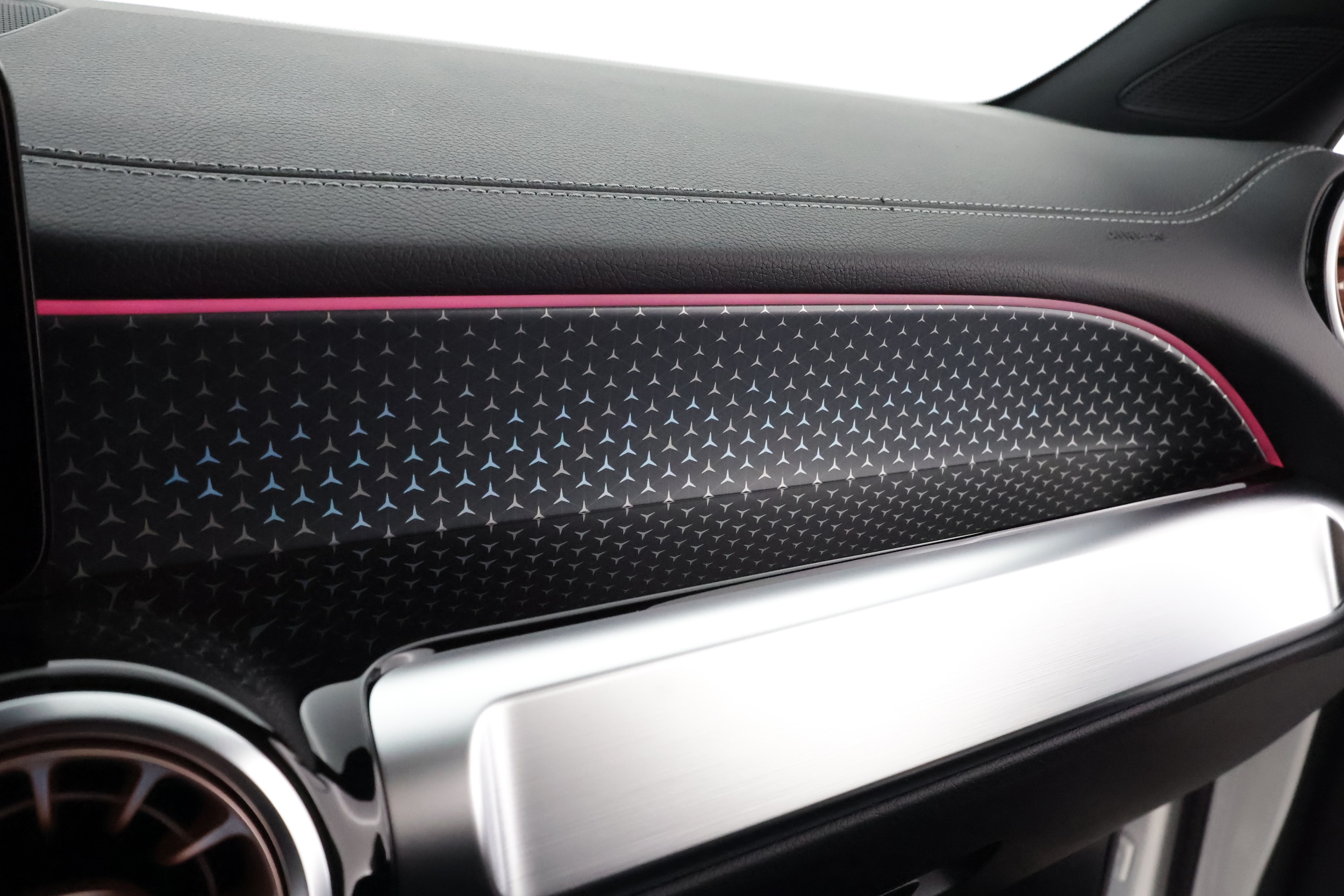 Mercedes-Benz EQB 2025