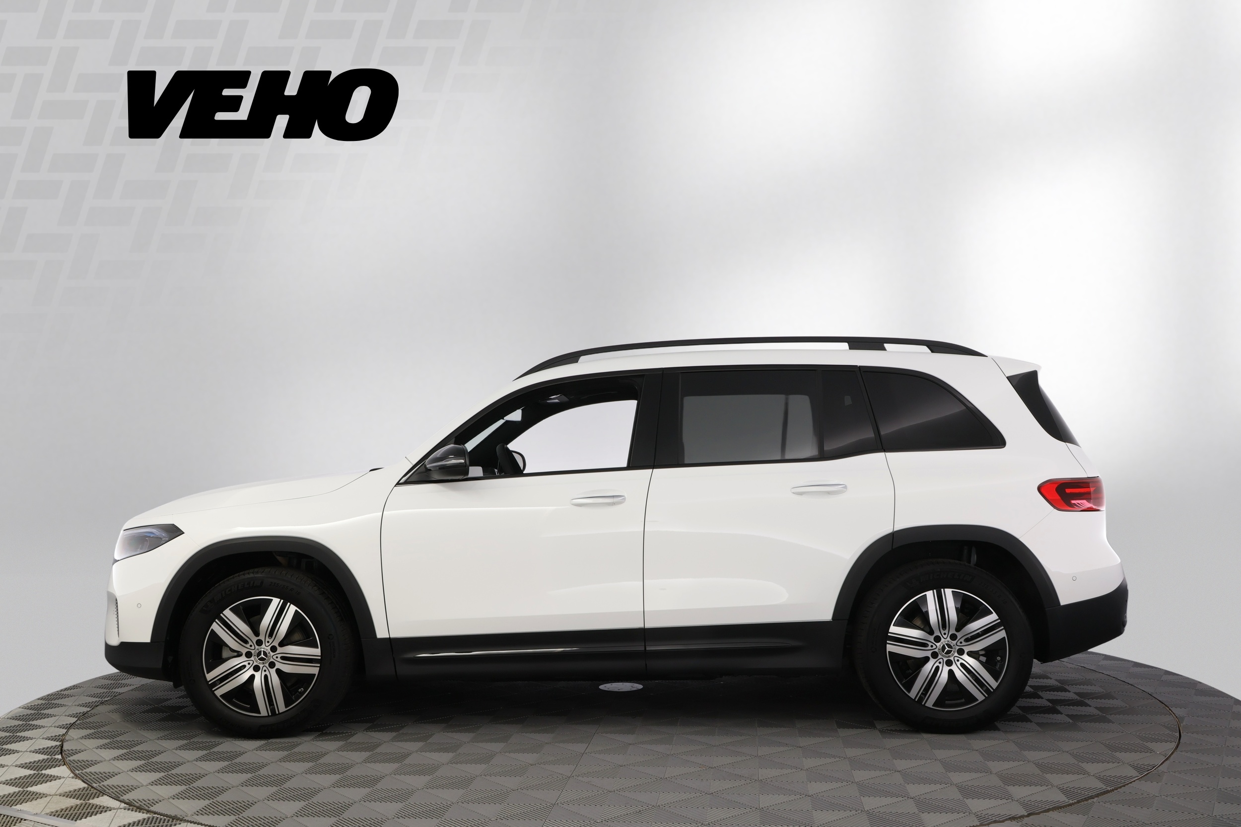 Mercedes-Benz EQB 2025