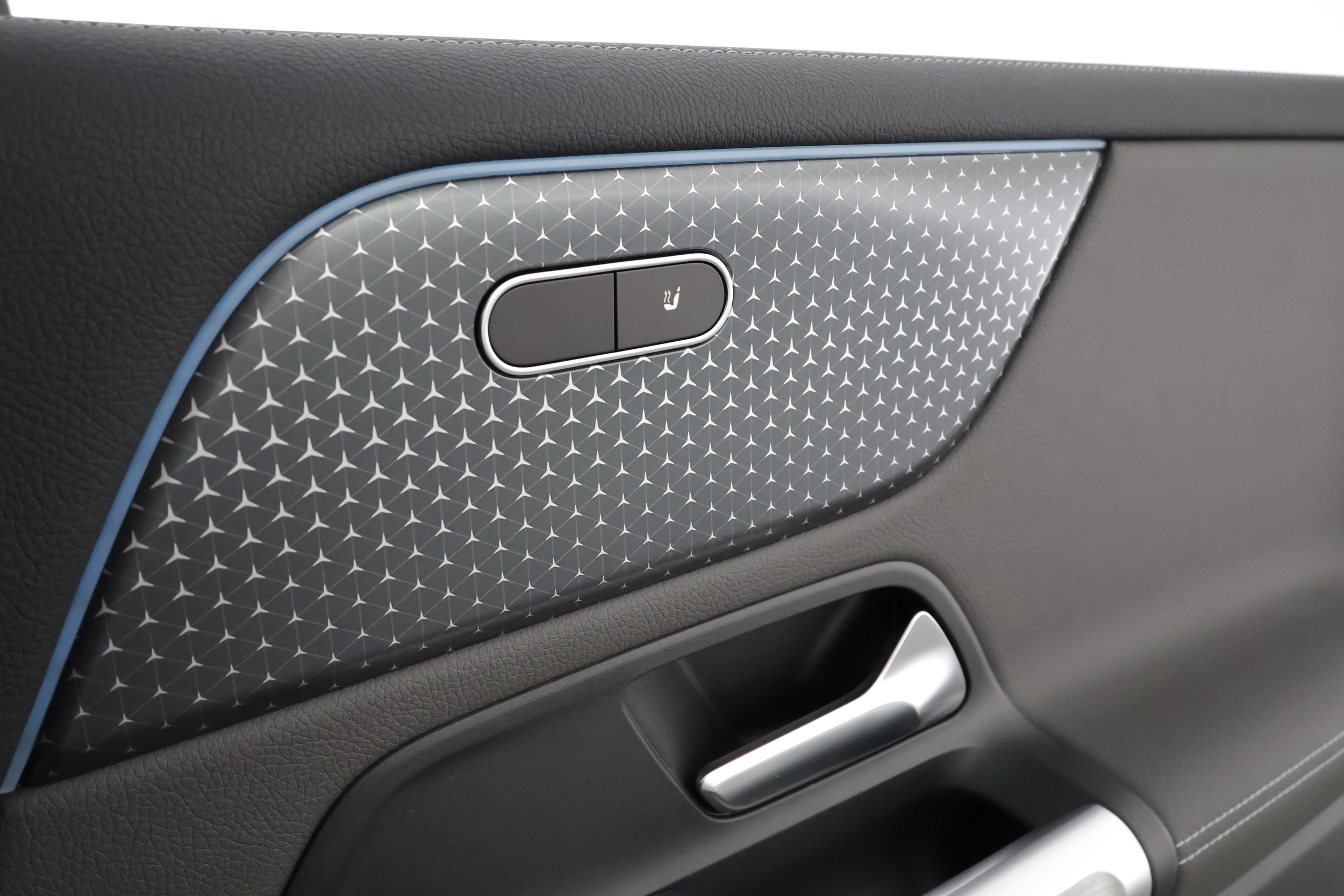 Mercedes-Benz EQB 2025