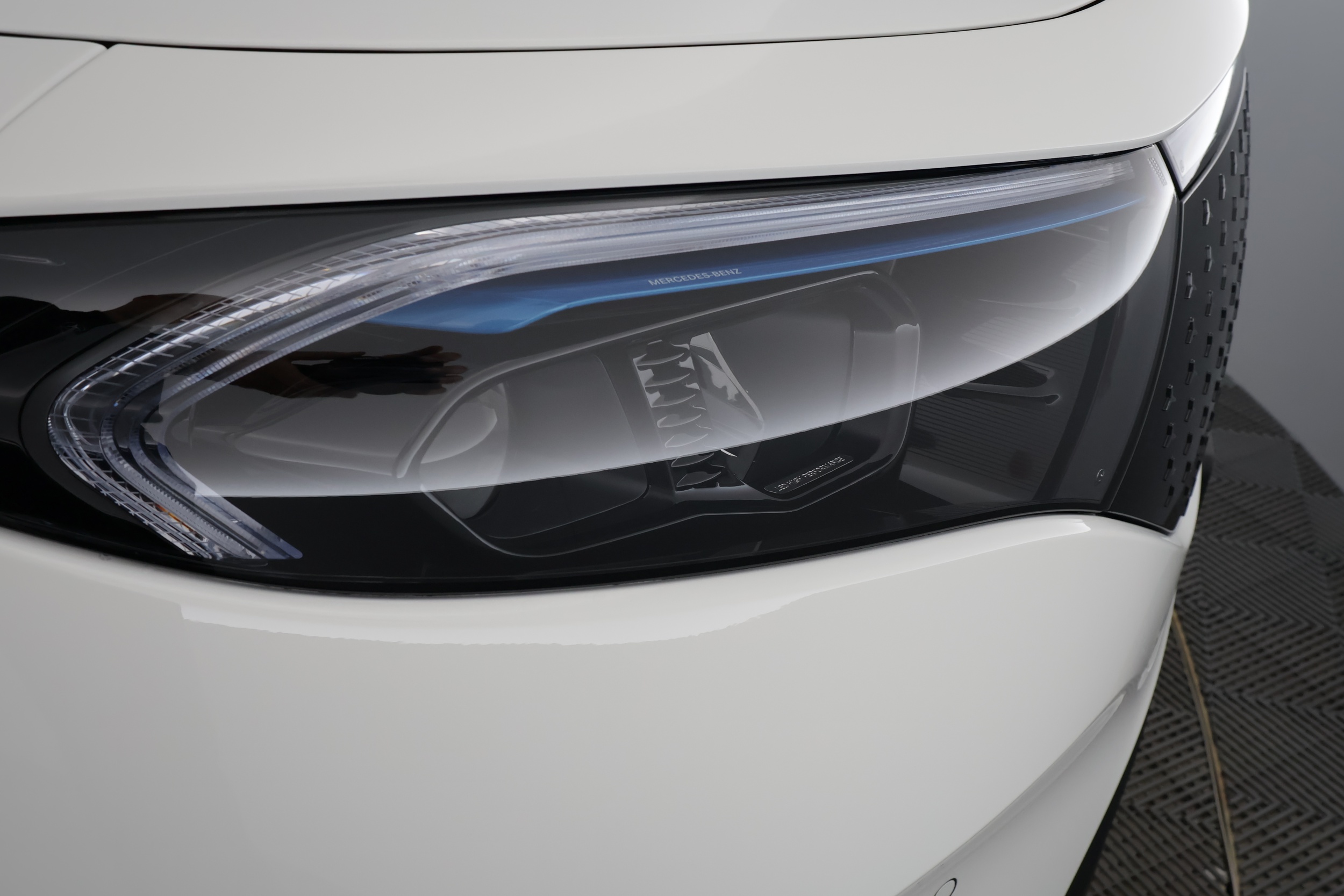 Mercedes-Benz EQB 2025