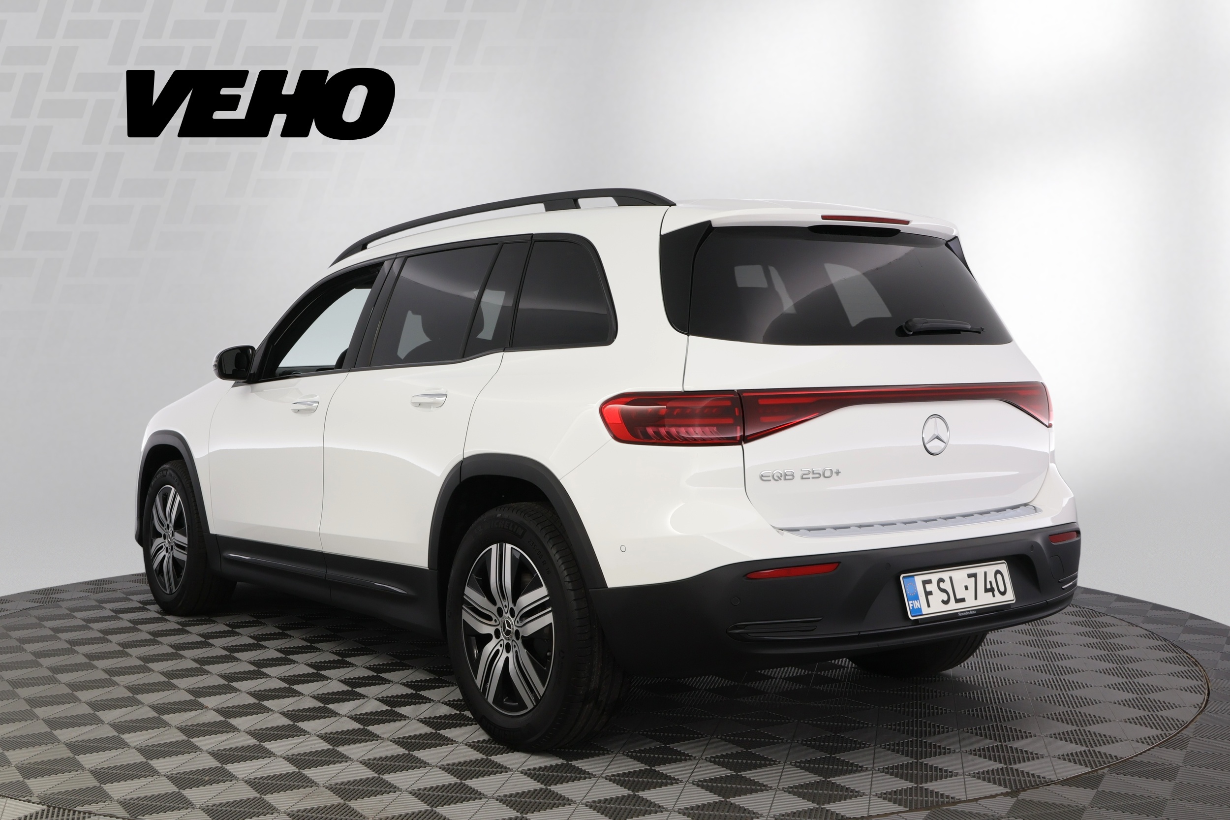 Mercedes-Benz EQB 2025