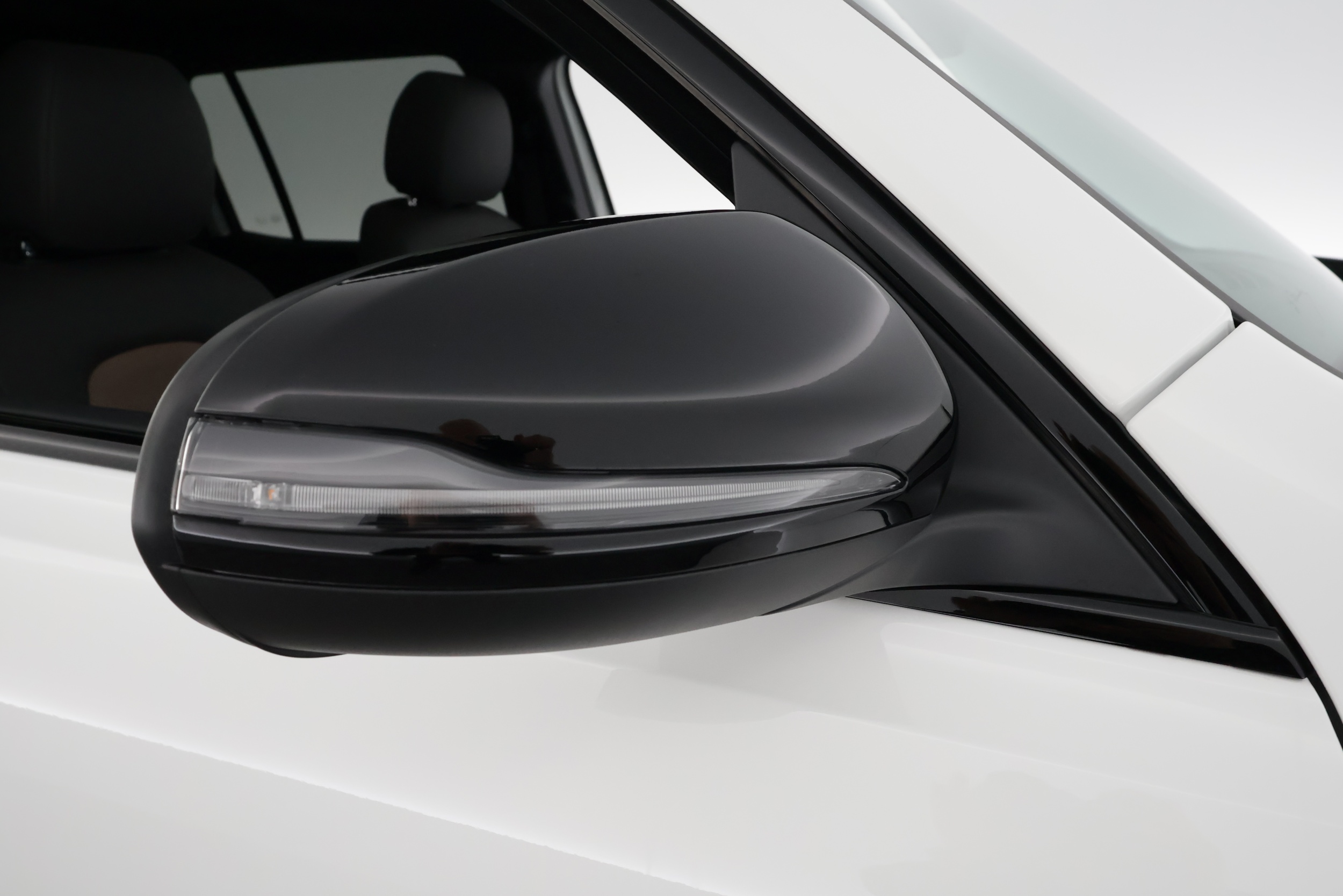 Mercedes-Benz EQB 2025