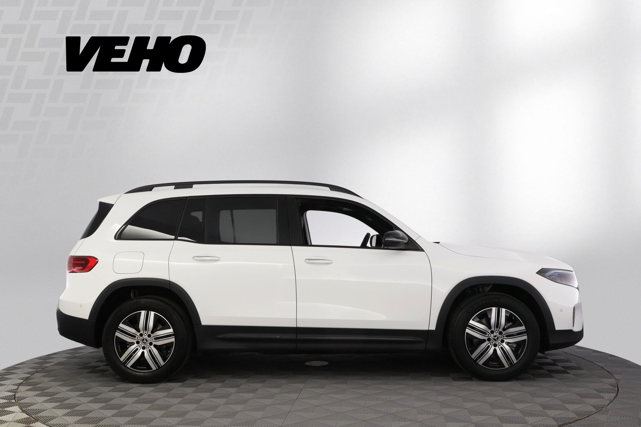 Mercedes-Benz EQB 2025