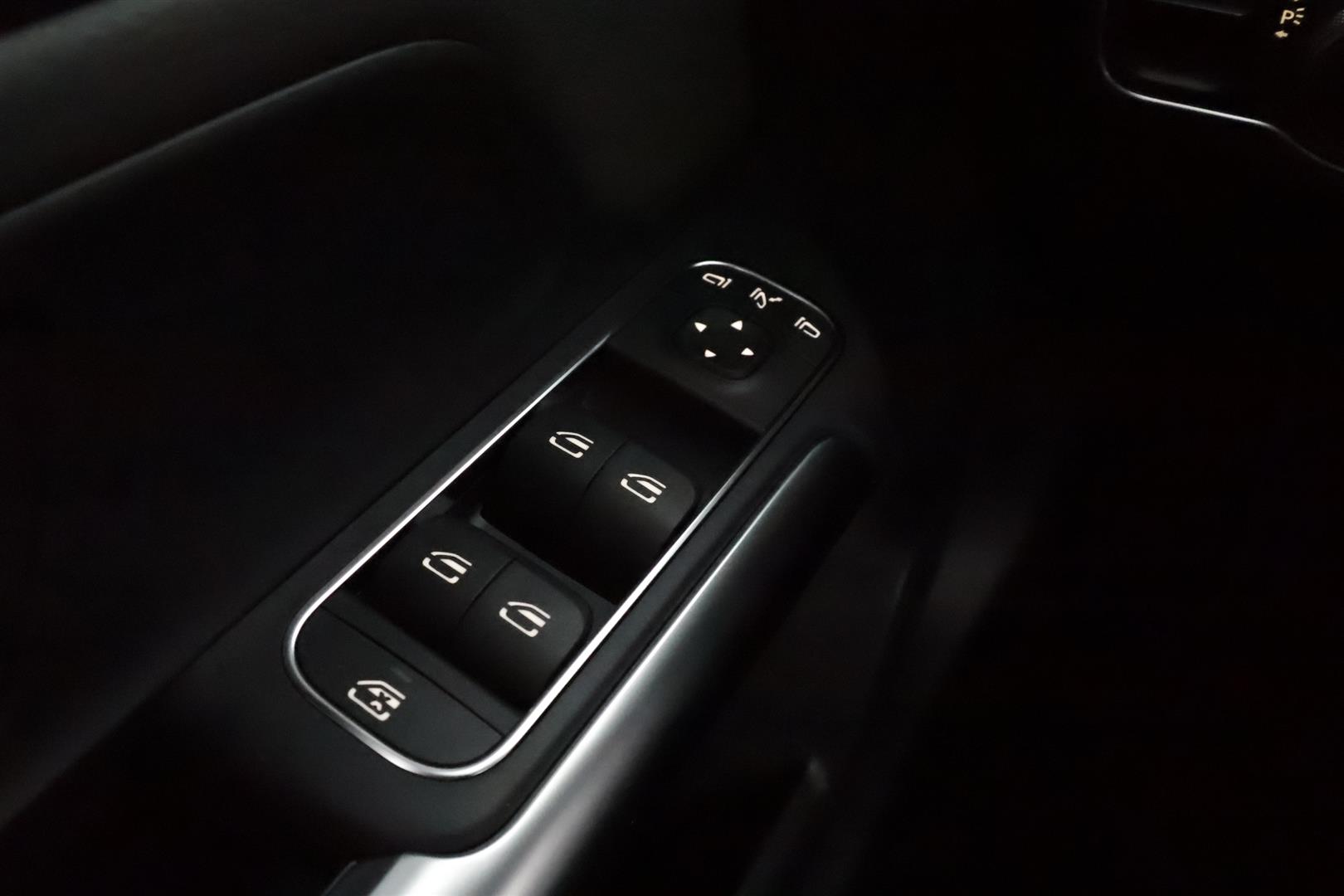 Mercedes-Benz EQA 2025