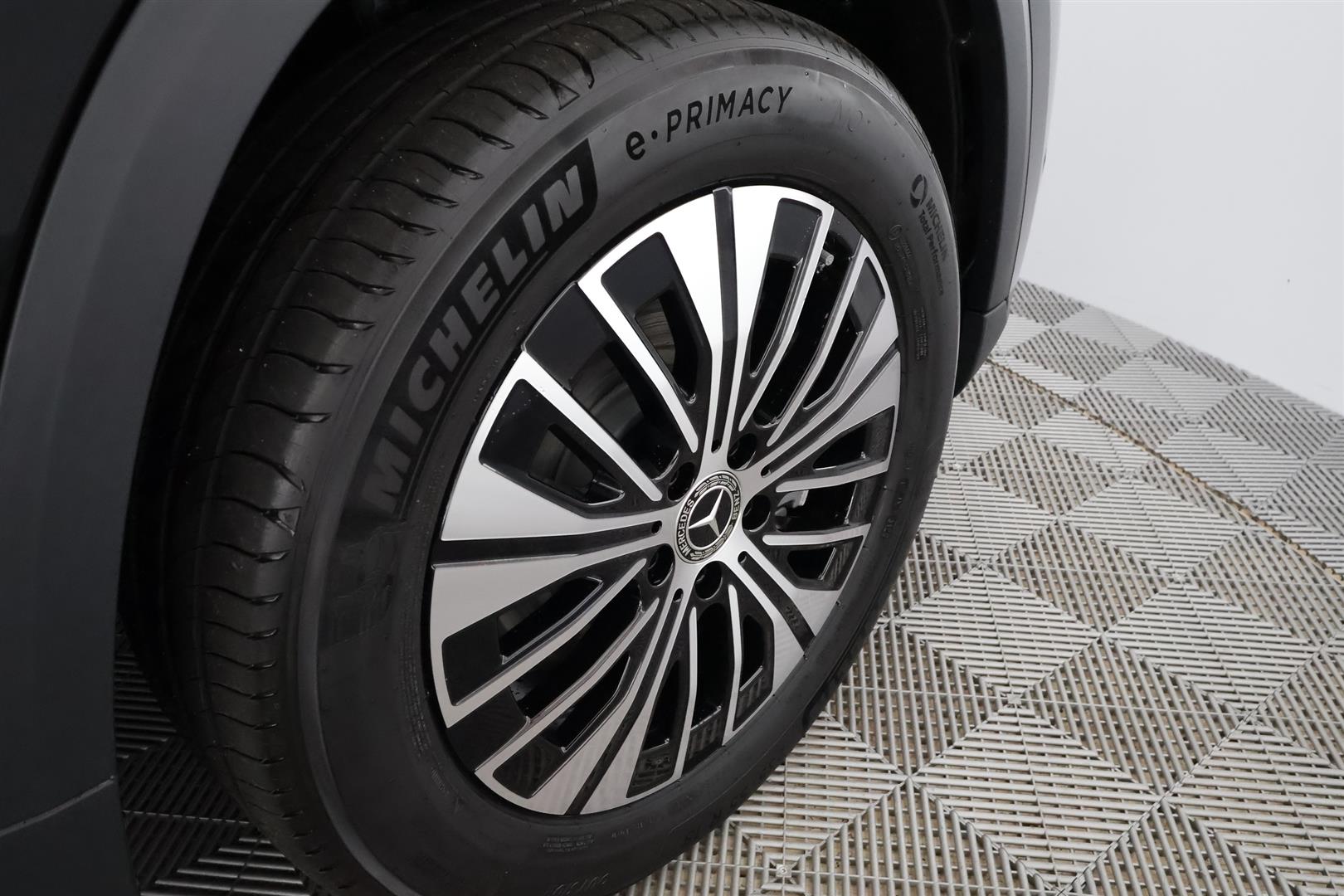 Mercedes-Benz EQA 2025