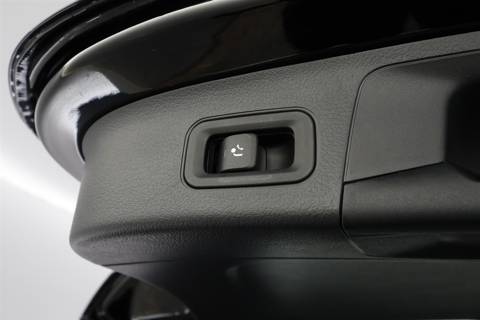 Mercedes-Benz EQA 2025