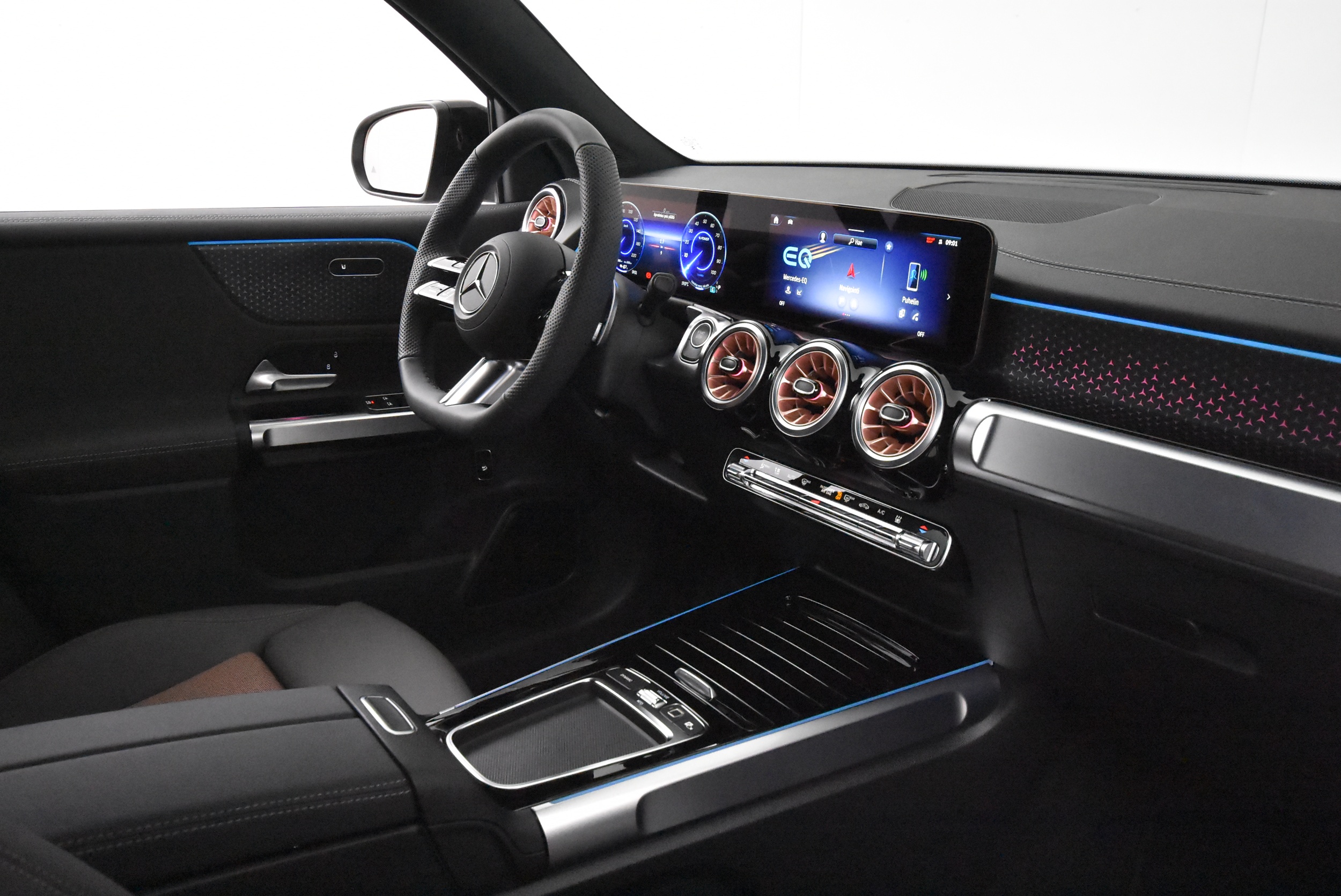 Mercedes-Benz EQB 2025