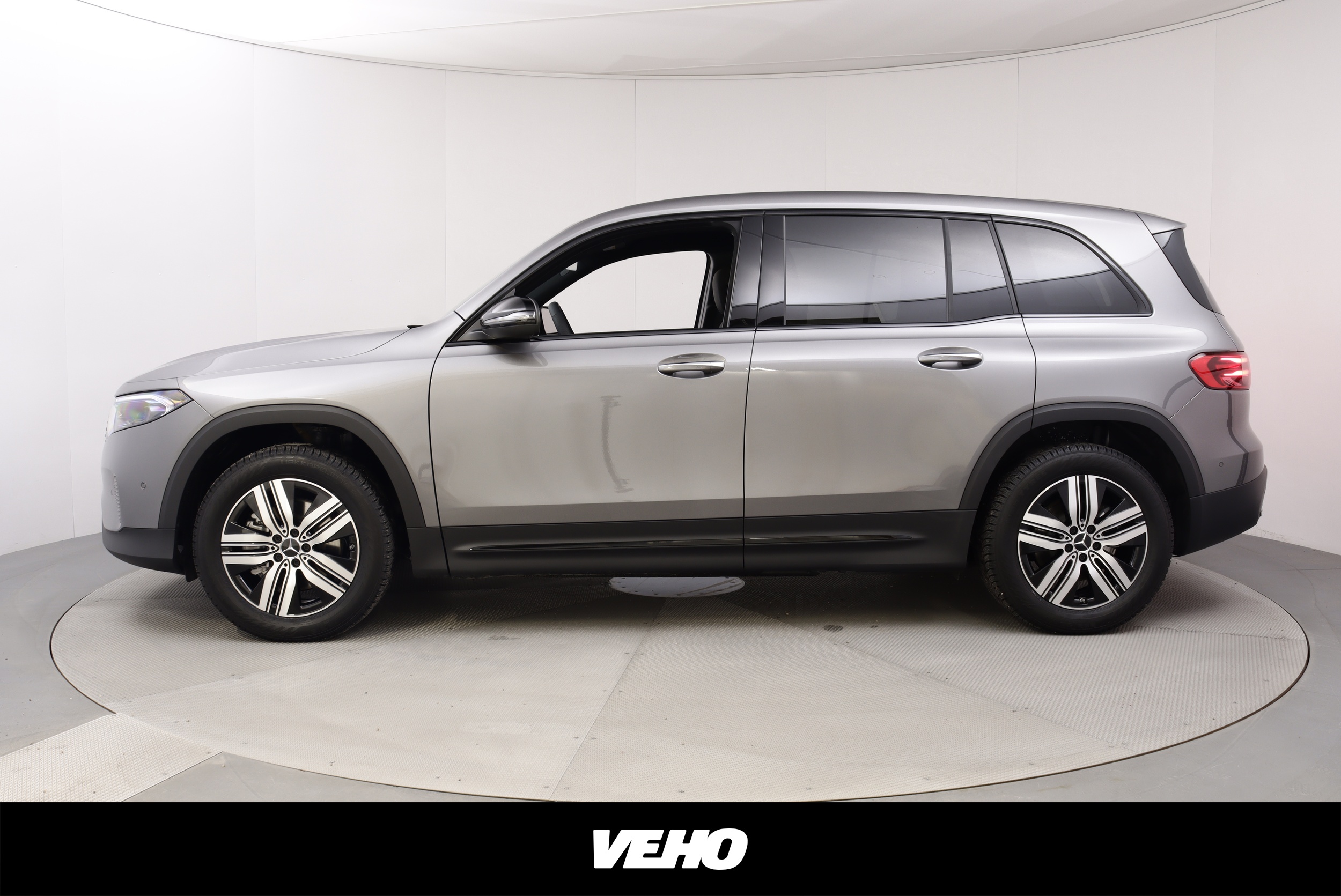 Mercedes-Benz EQB 2025