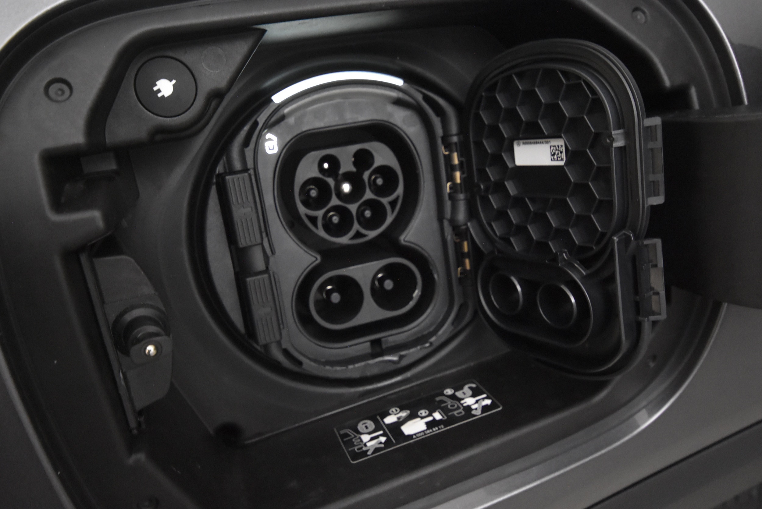 Mercedes-Benz EQB 2025