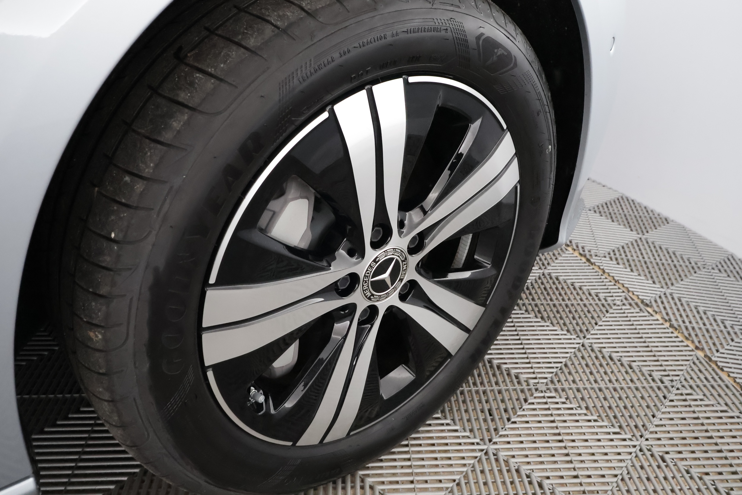 Mercedes-Benz C 2025