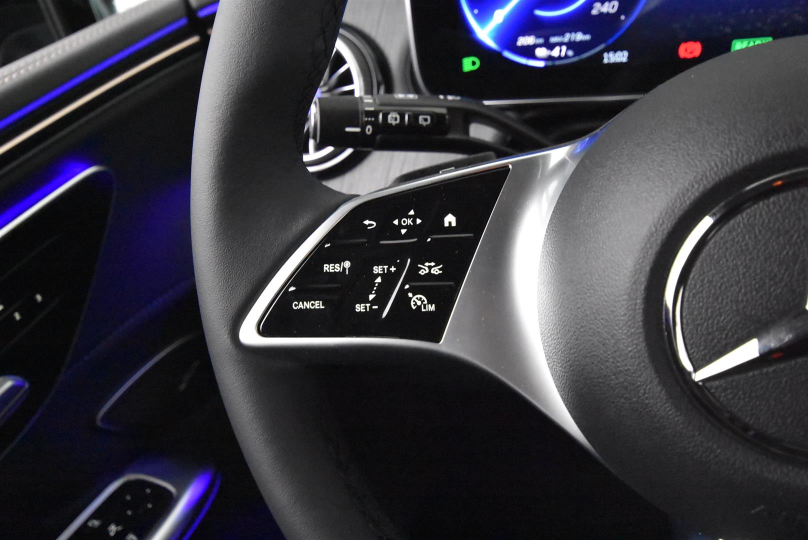 Mercedes-Benz EQE SUV 2025