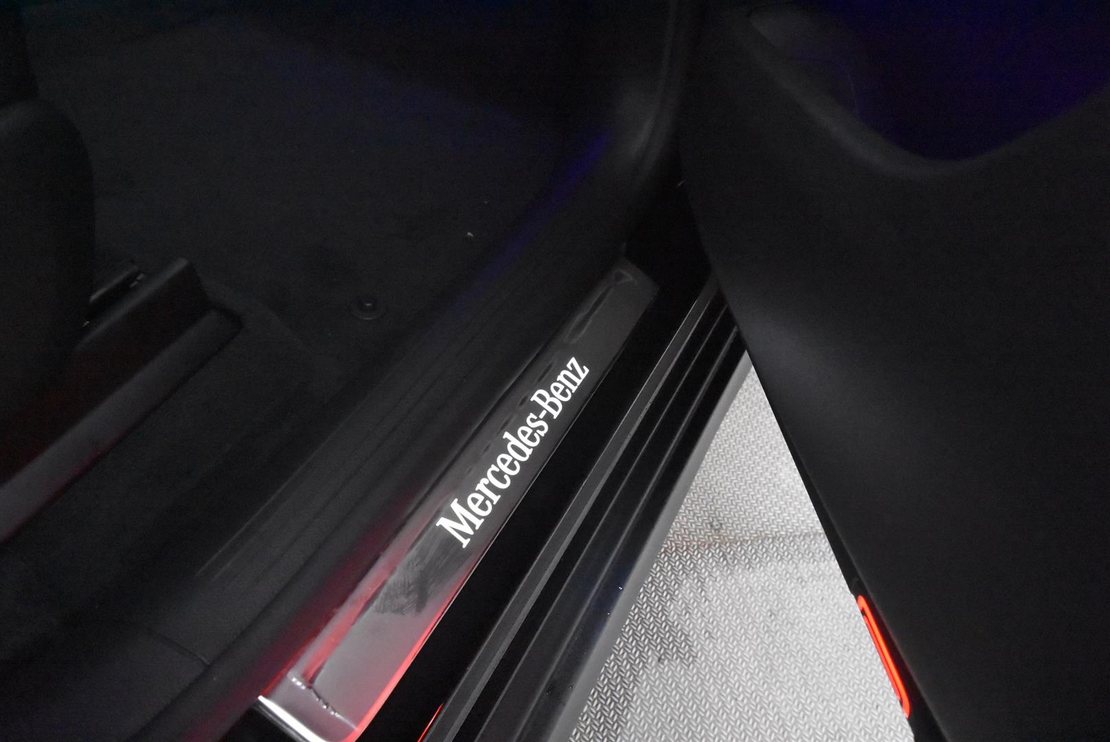 Mercedes-Benz EQE SUV 2025