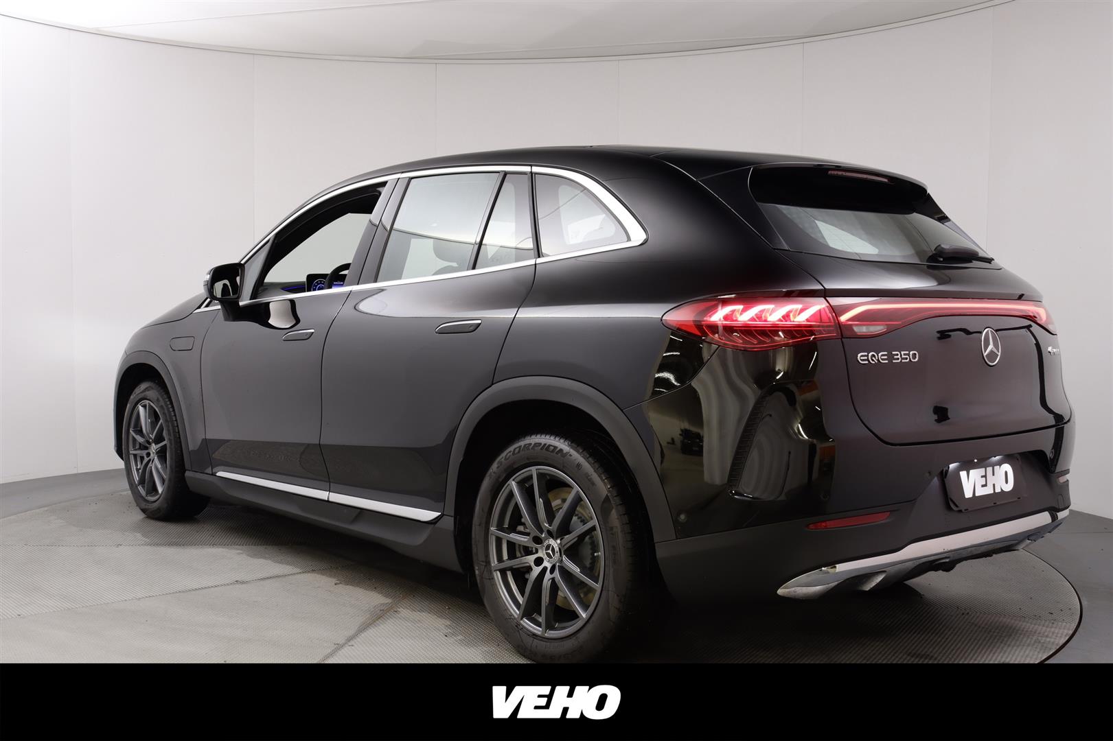 Mercedes-Benz EQE SUV 2025