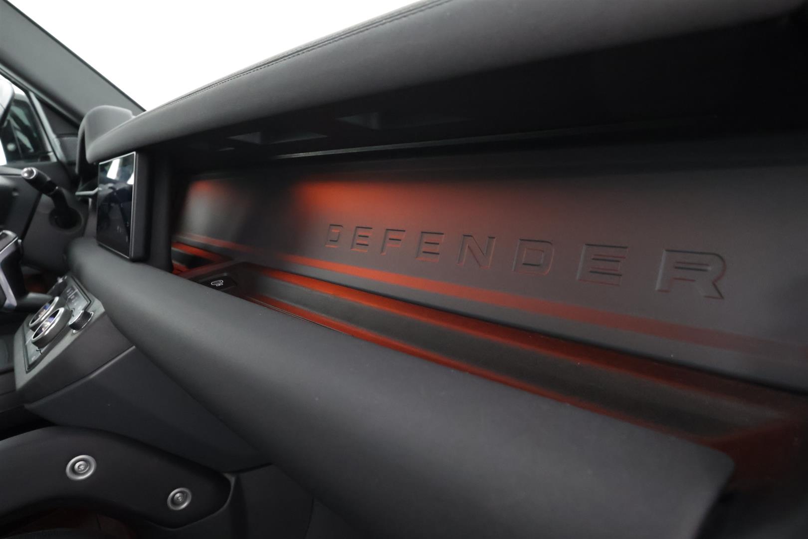 Land Rover Defender 2022