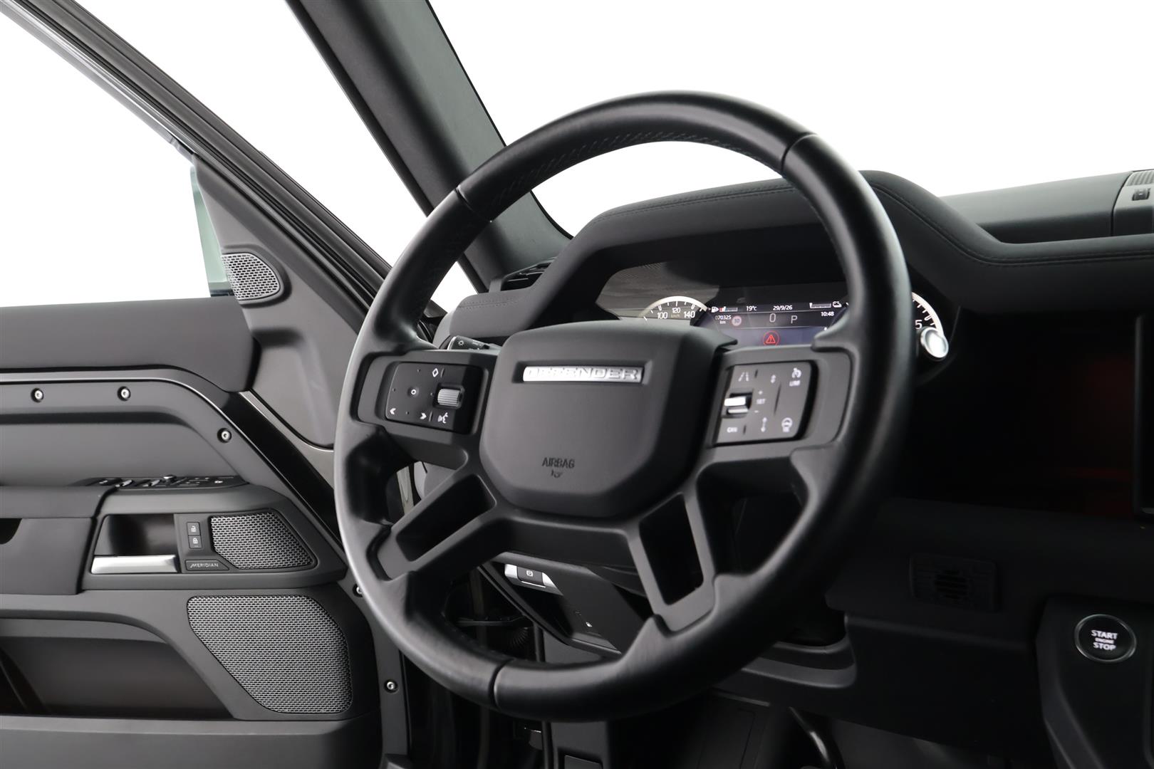 Land Rover Defender 2022