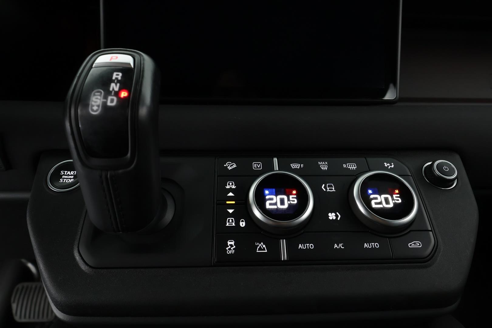 Land Rover Defender 2022