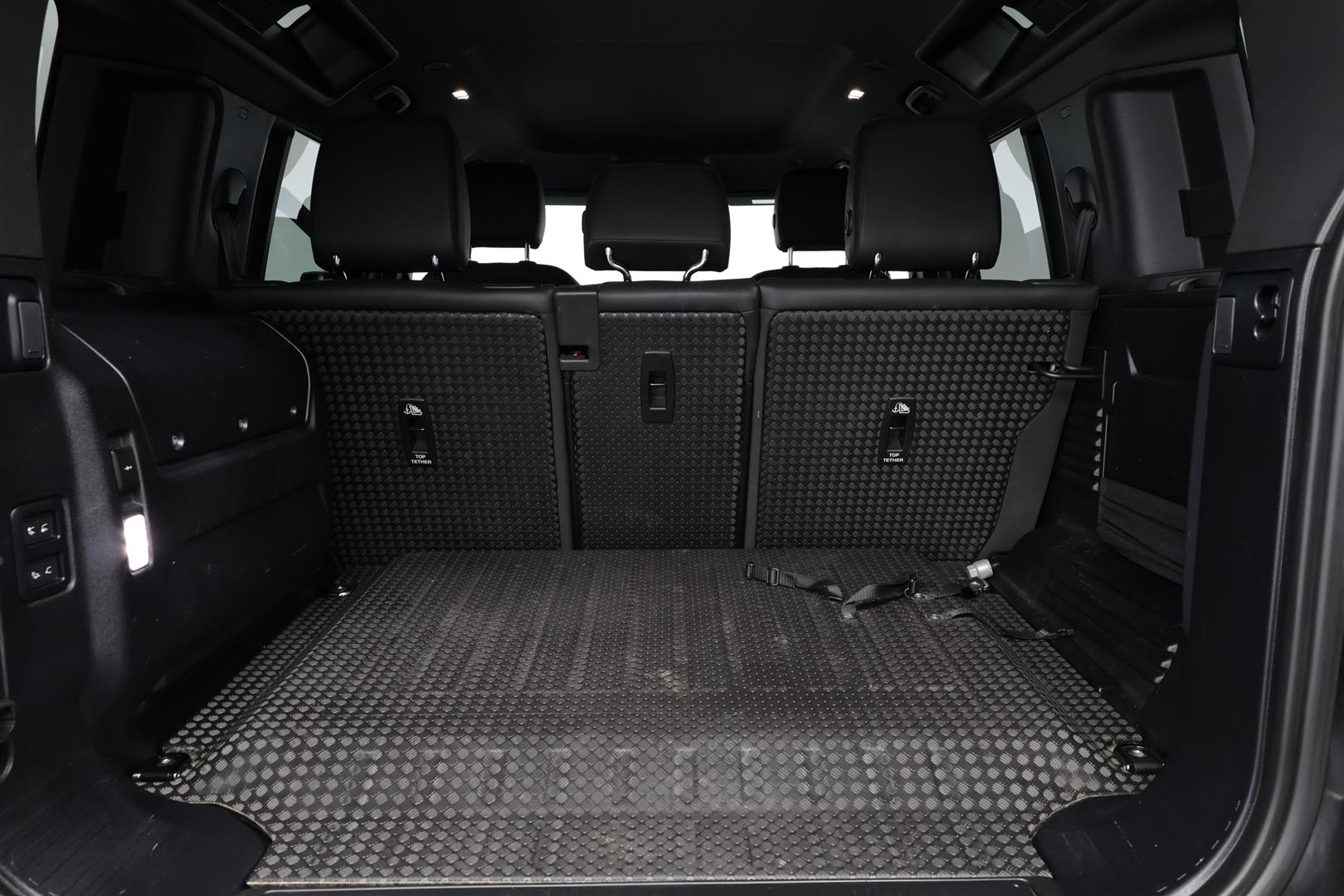 Land Rover Defender 2022