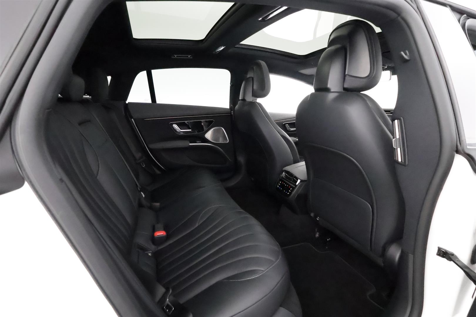 MERCEDES-BENZ EQS 2023