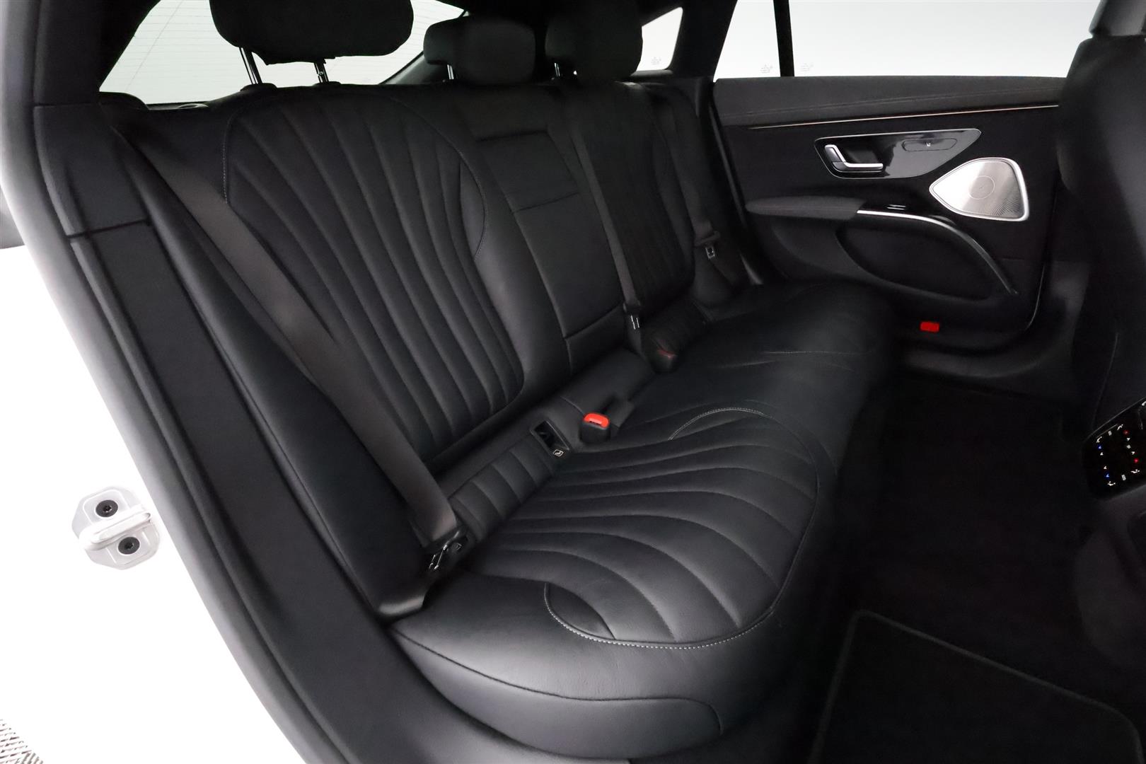 MERCEDES-BENZ EQS 2023