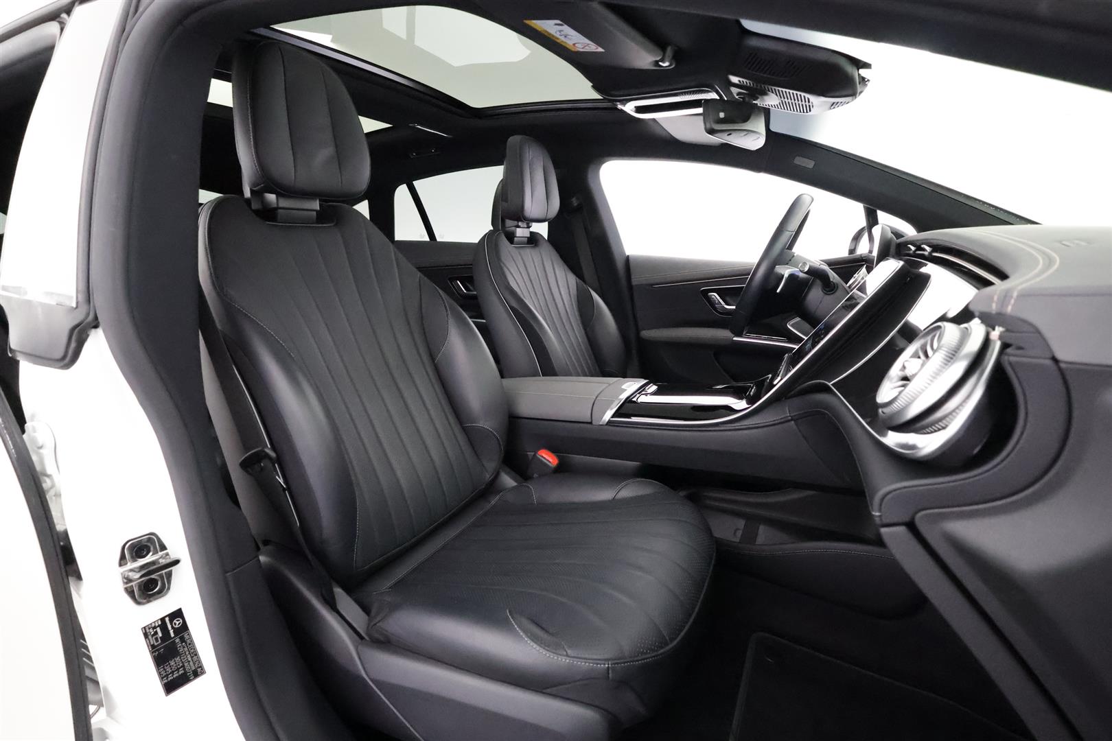 MERCEDES-BENZ EQS 2023