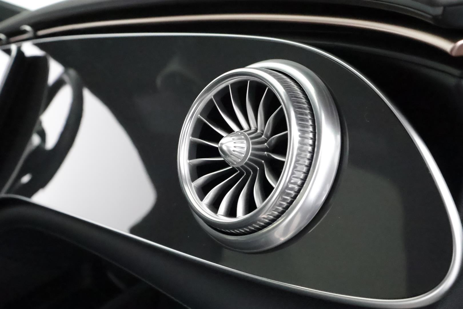 MERCEDES-BENZ EQS 2023