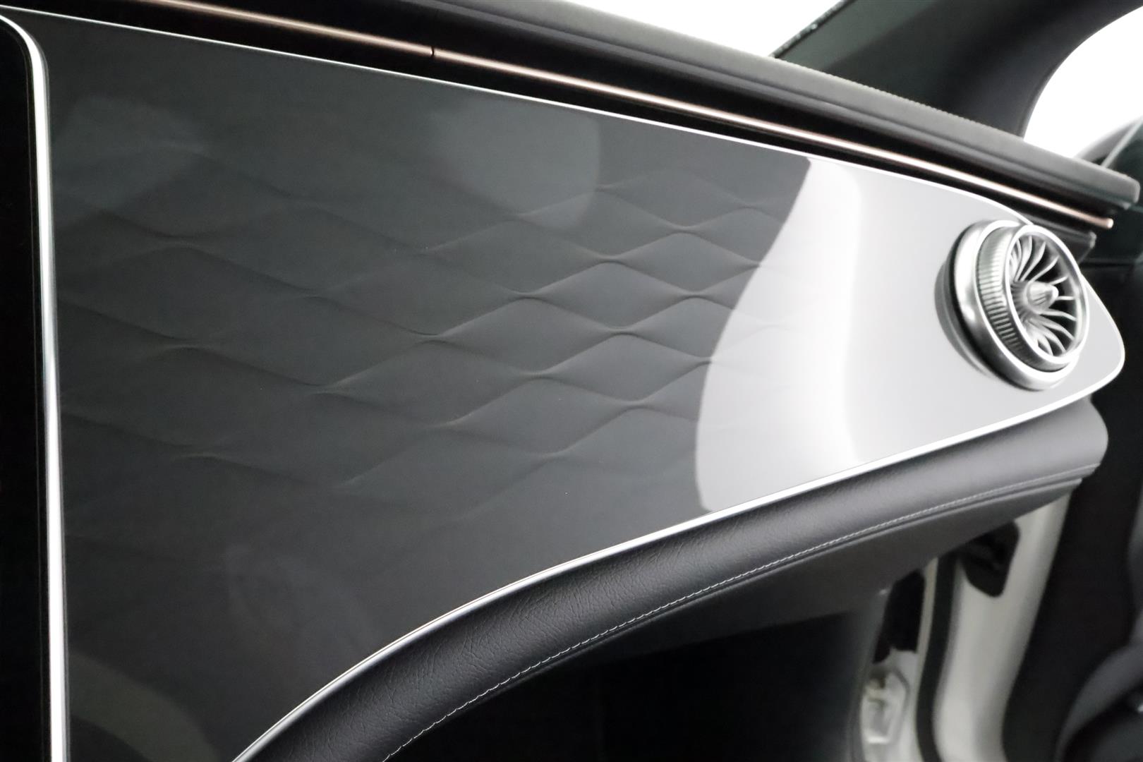 MERCEDES-BENZ EQS 2023