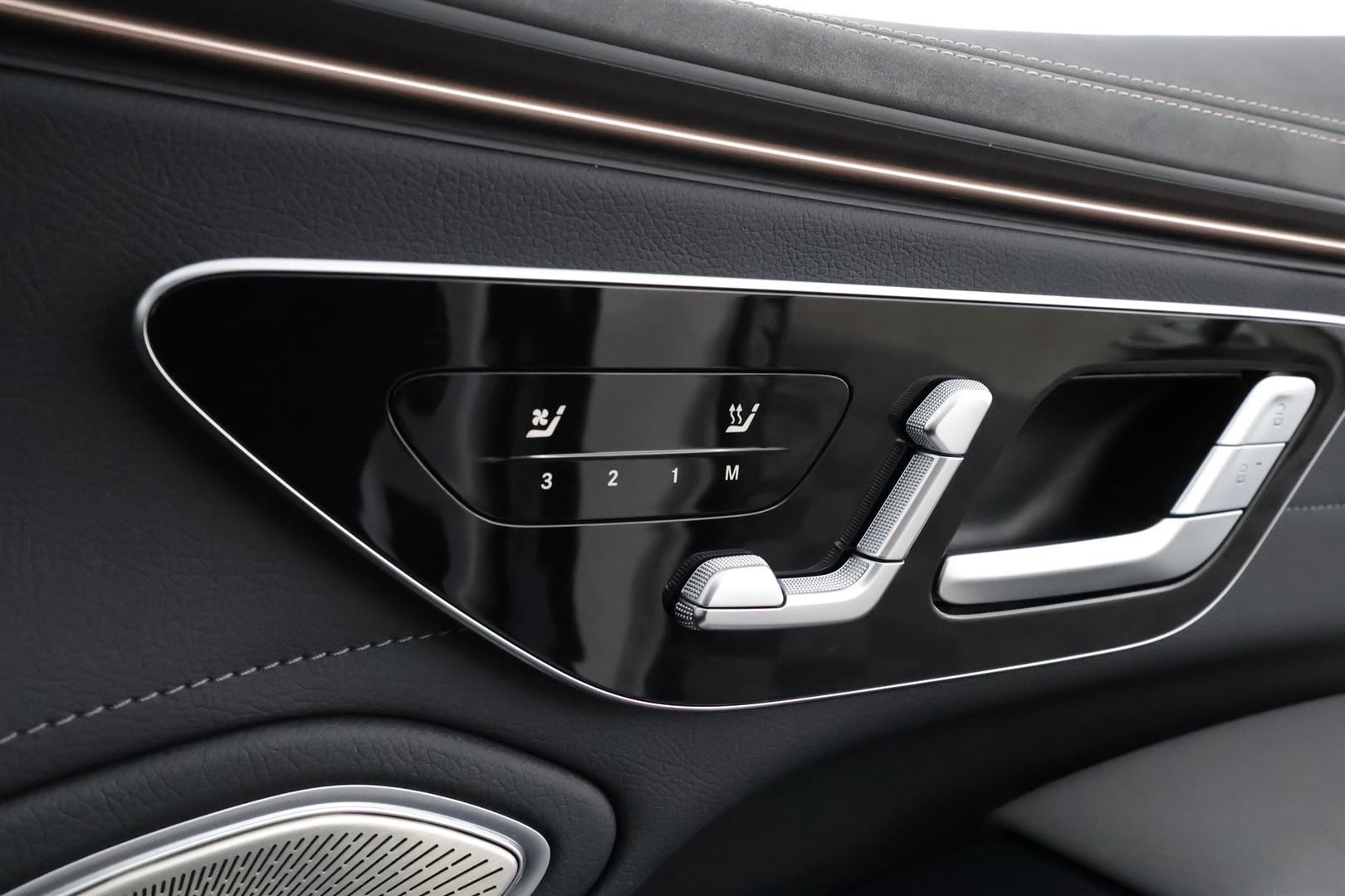 MERCEDES-BENZ EQS 2023