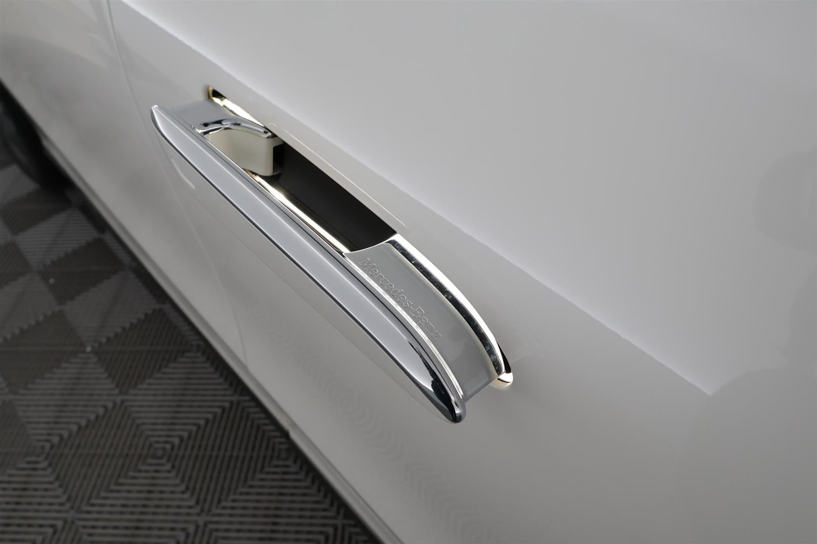 MERCEDES-BENZ EQS 2023