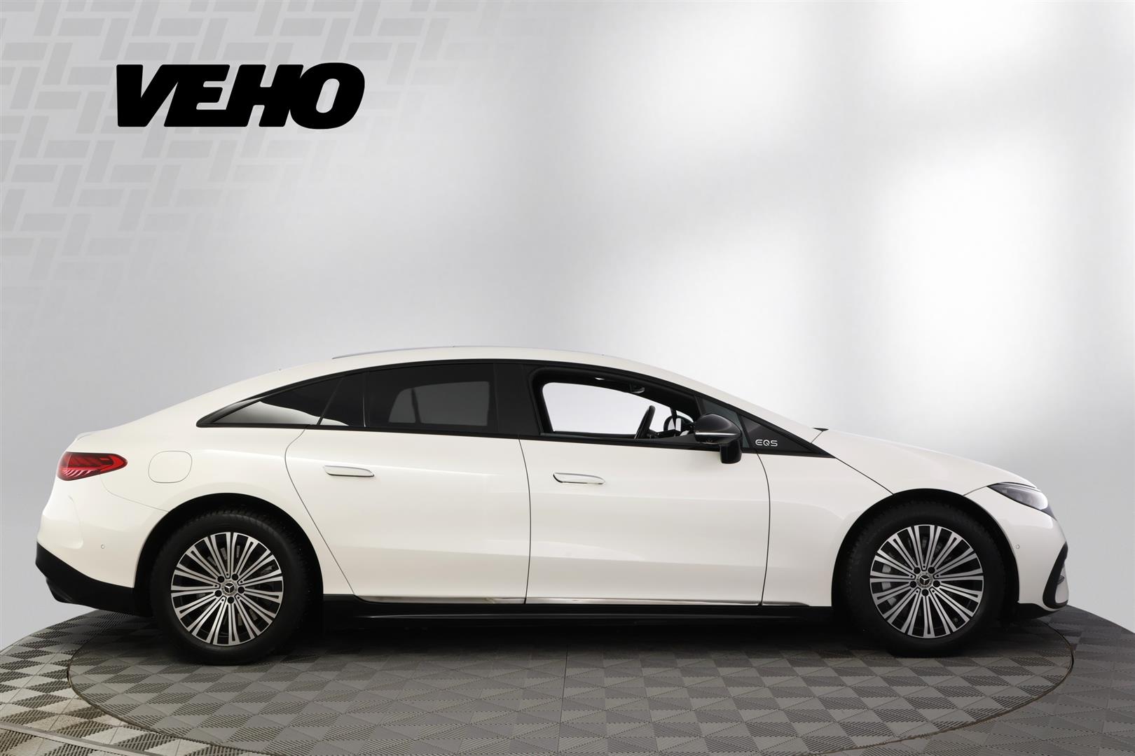 MERCEDES-BENZ EQS 2023