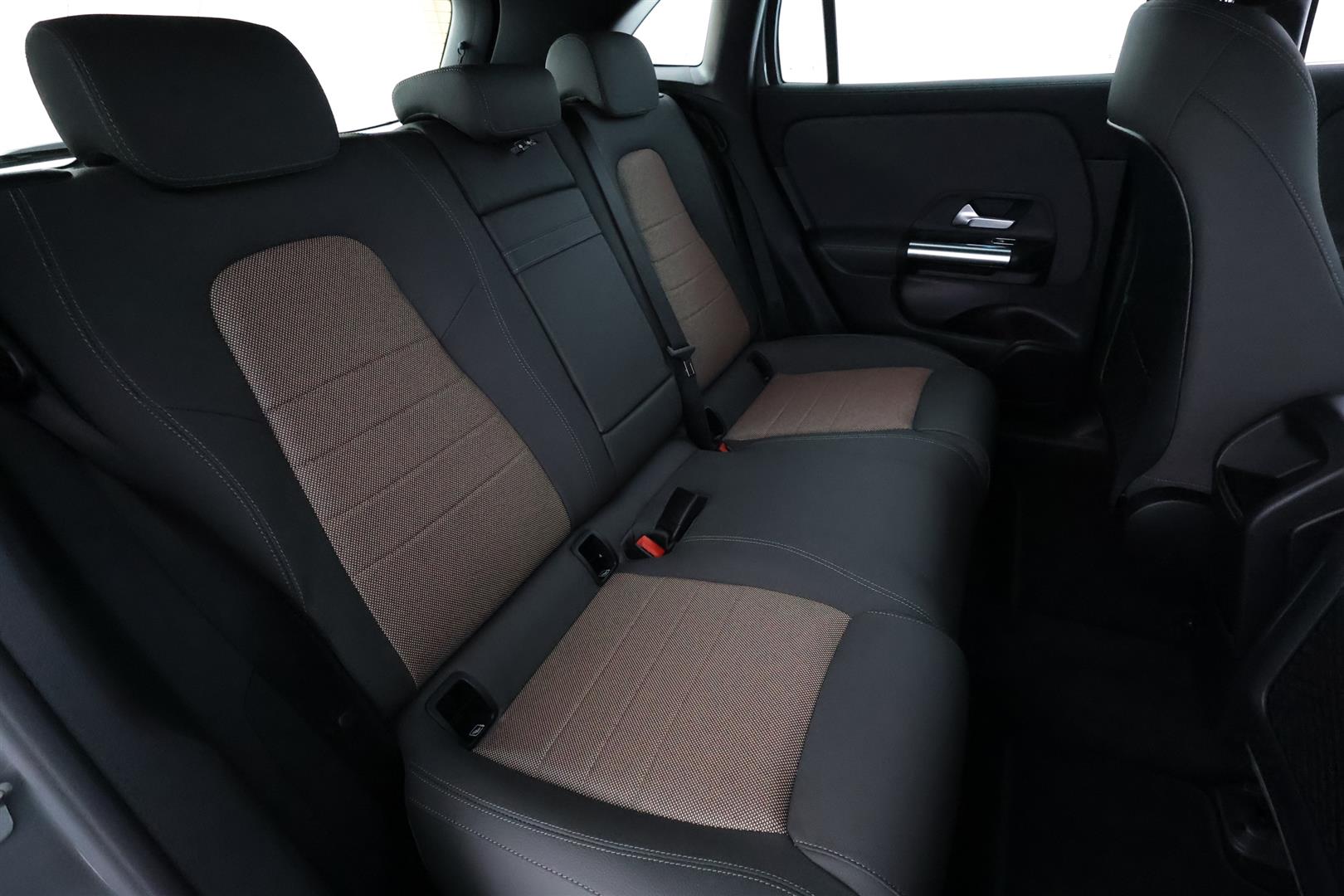 Mercedes-Benz EQA 2025