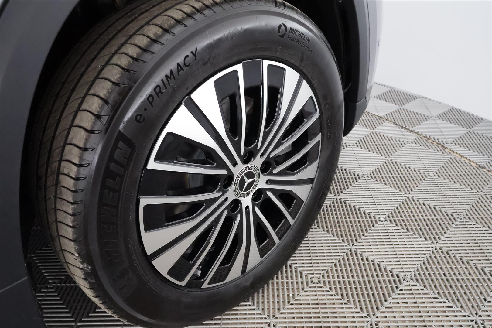 Mercedes-Benz EQA 2025