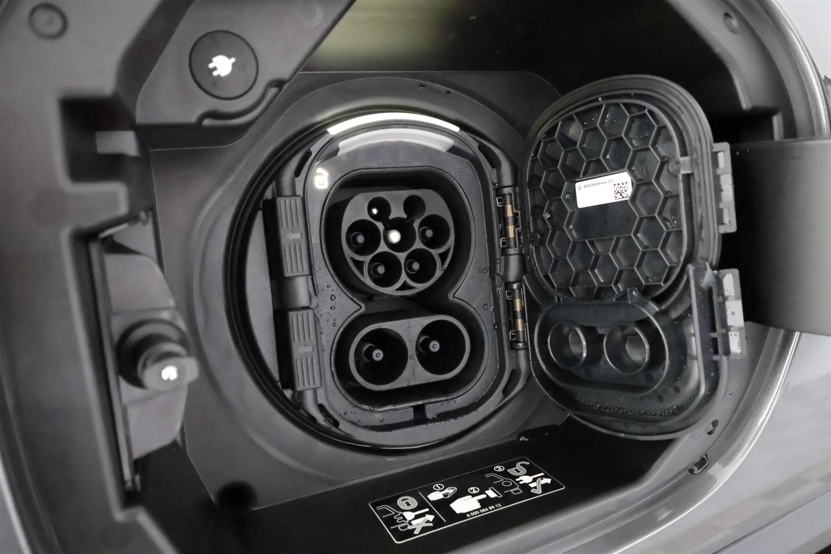 Mercedes-Benz EQA 2025