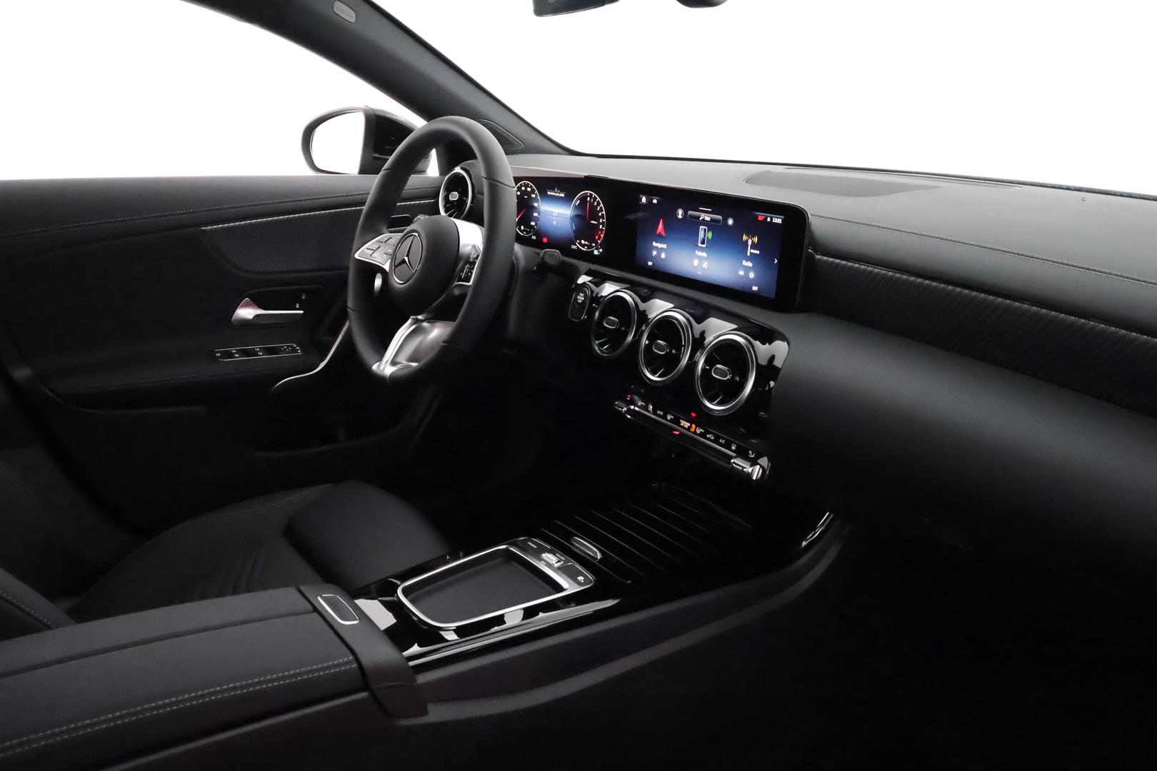 Mercedes-Benz CLA 2025