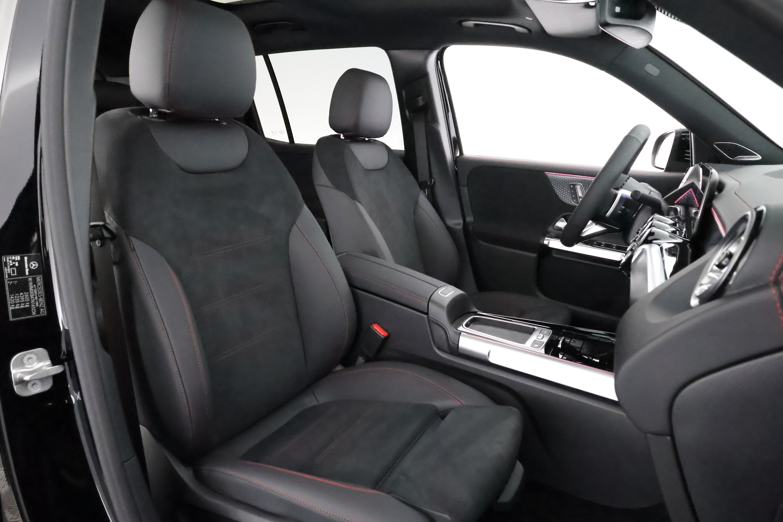 Mercedes-Benz EQB 2025