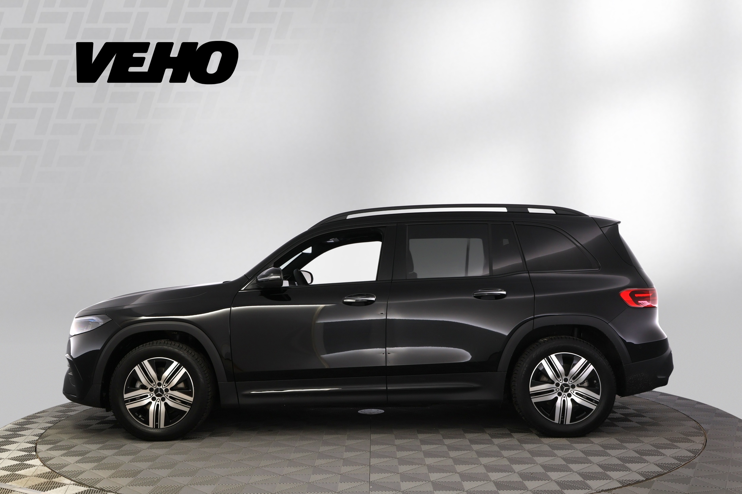 Mercedes-Benz EQB 2025