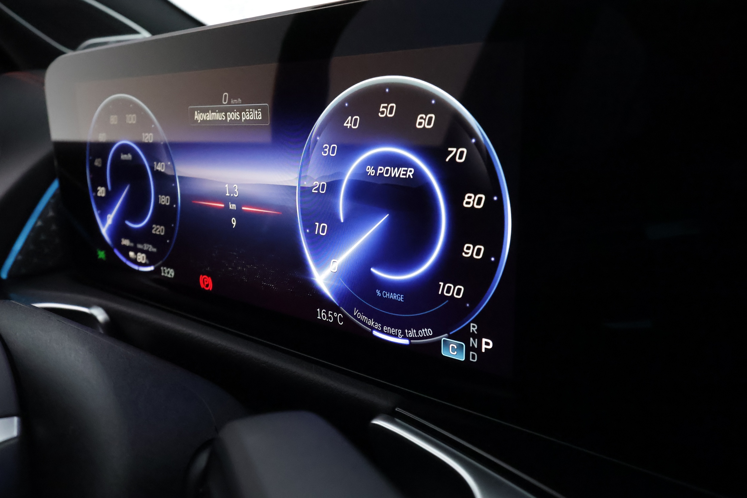 Mercedes-Benz EQB 2025