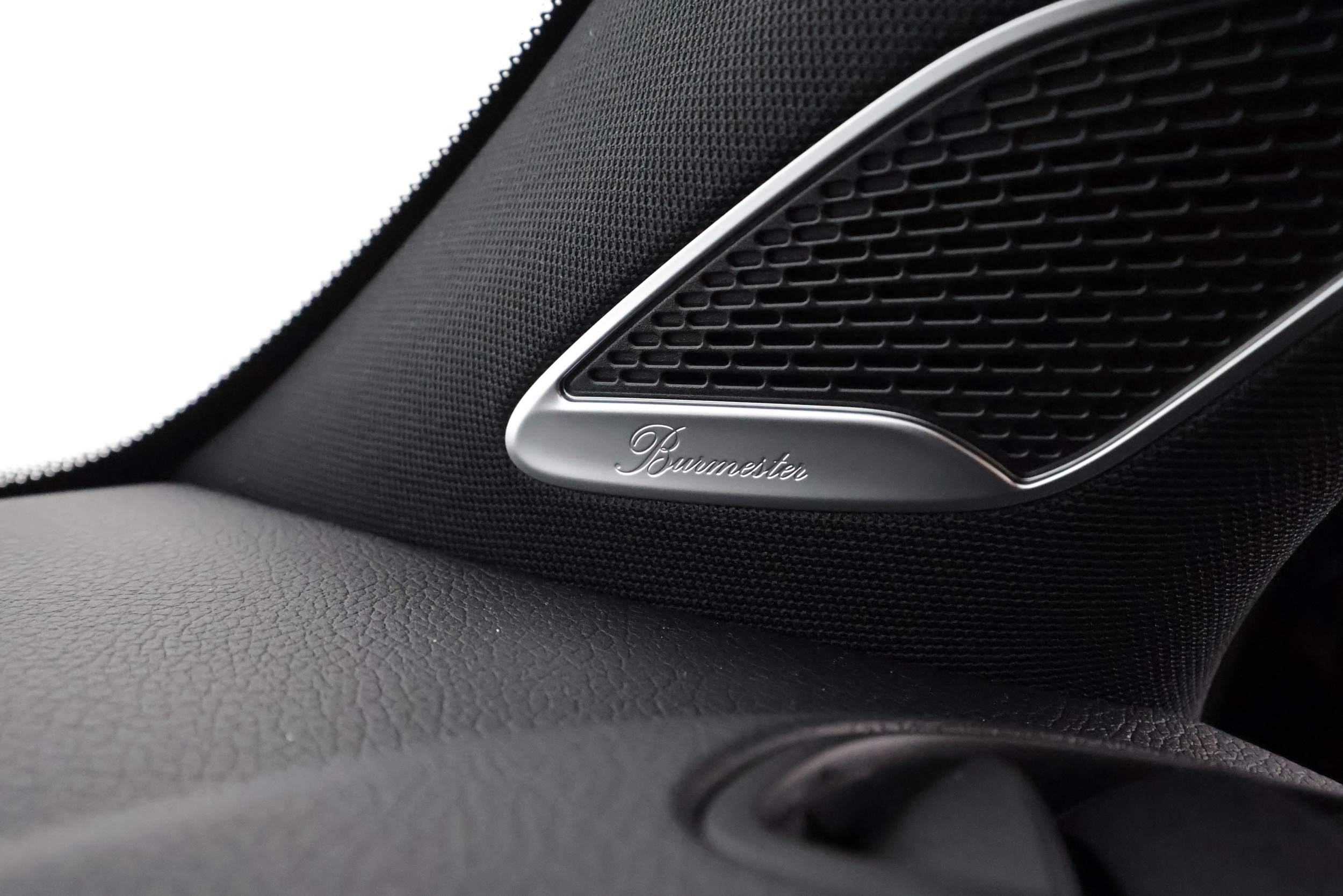 Mercedes-Benz EQB 2025