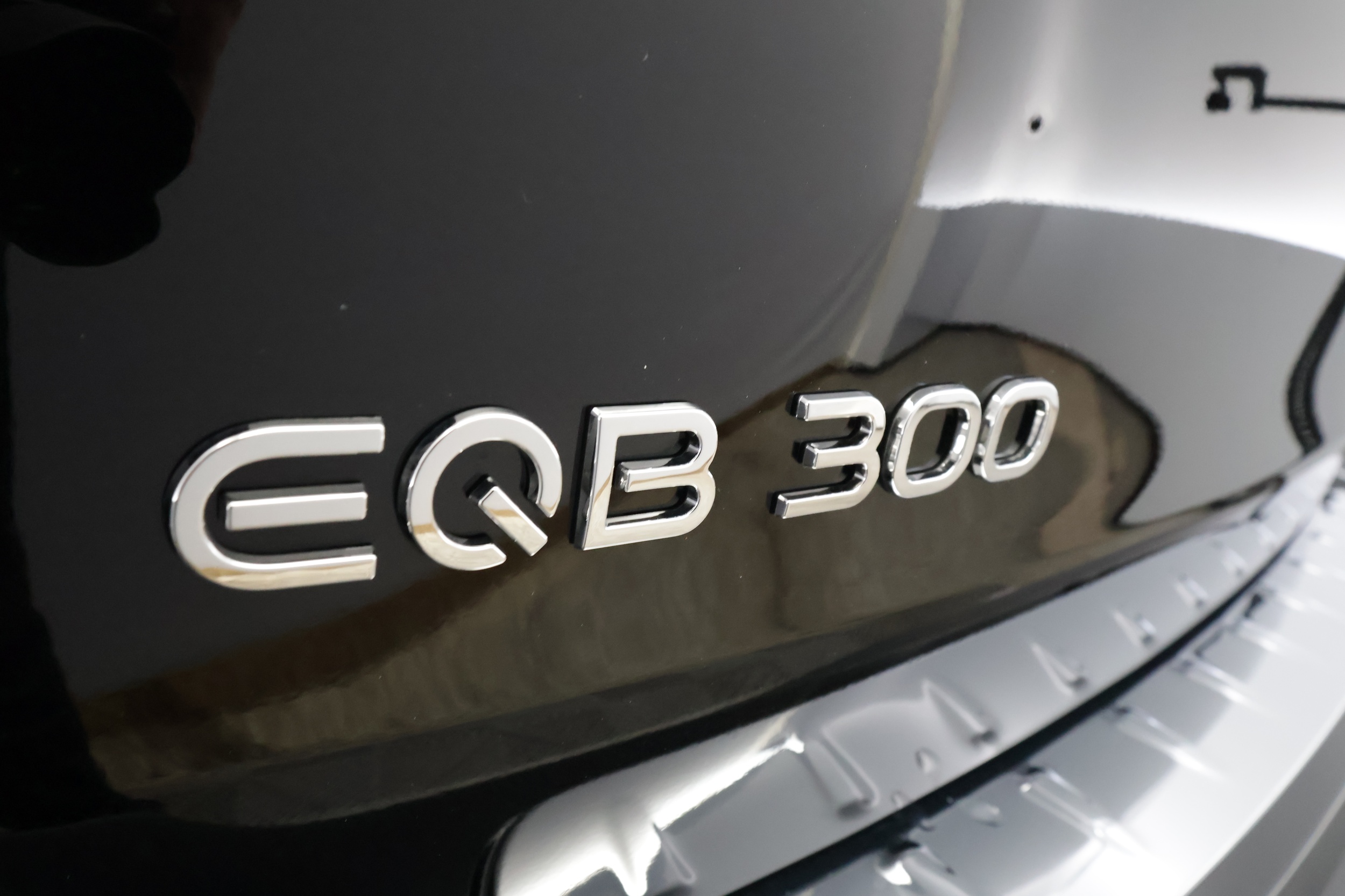 Mercedes-Benz EQB 2025