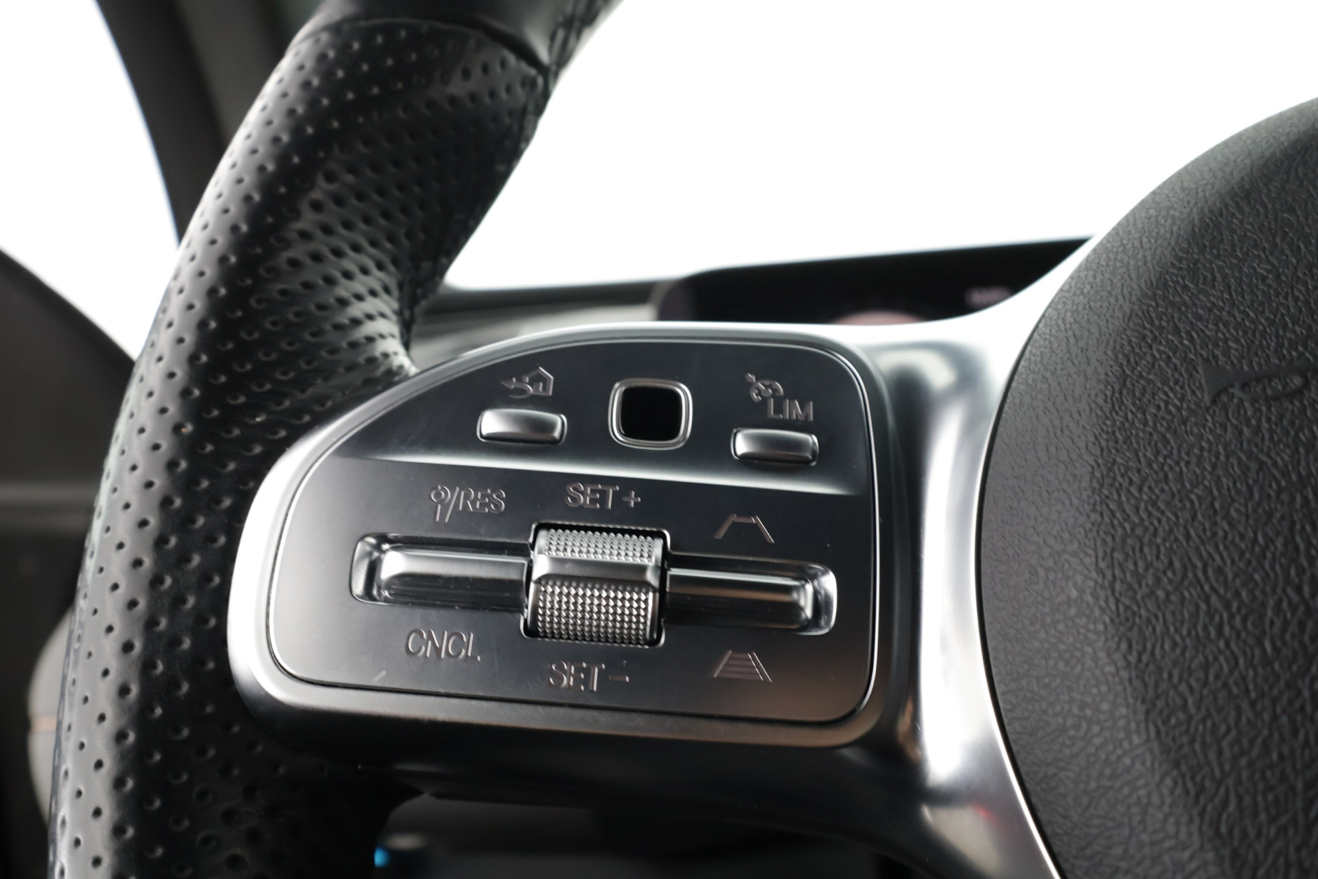 Mercedes-Benz EQC 2021