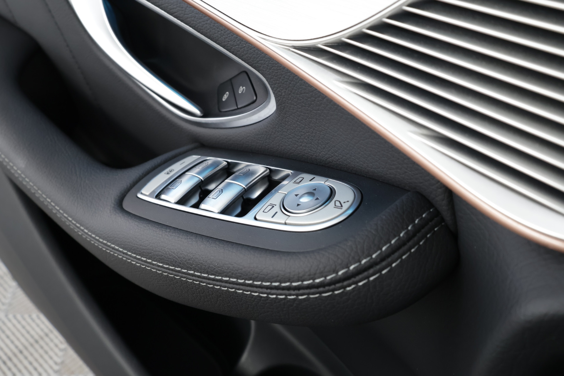 Mercedes-Benz EQC 2021