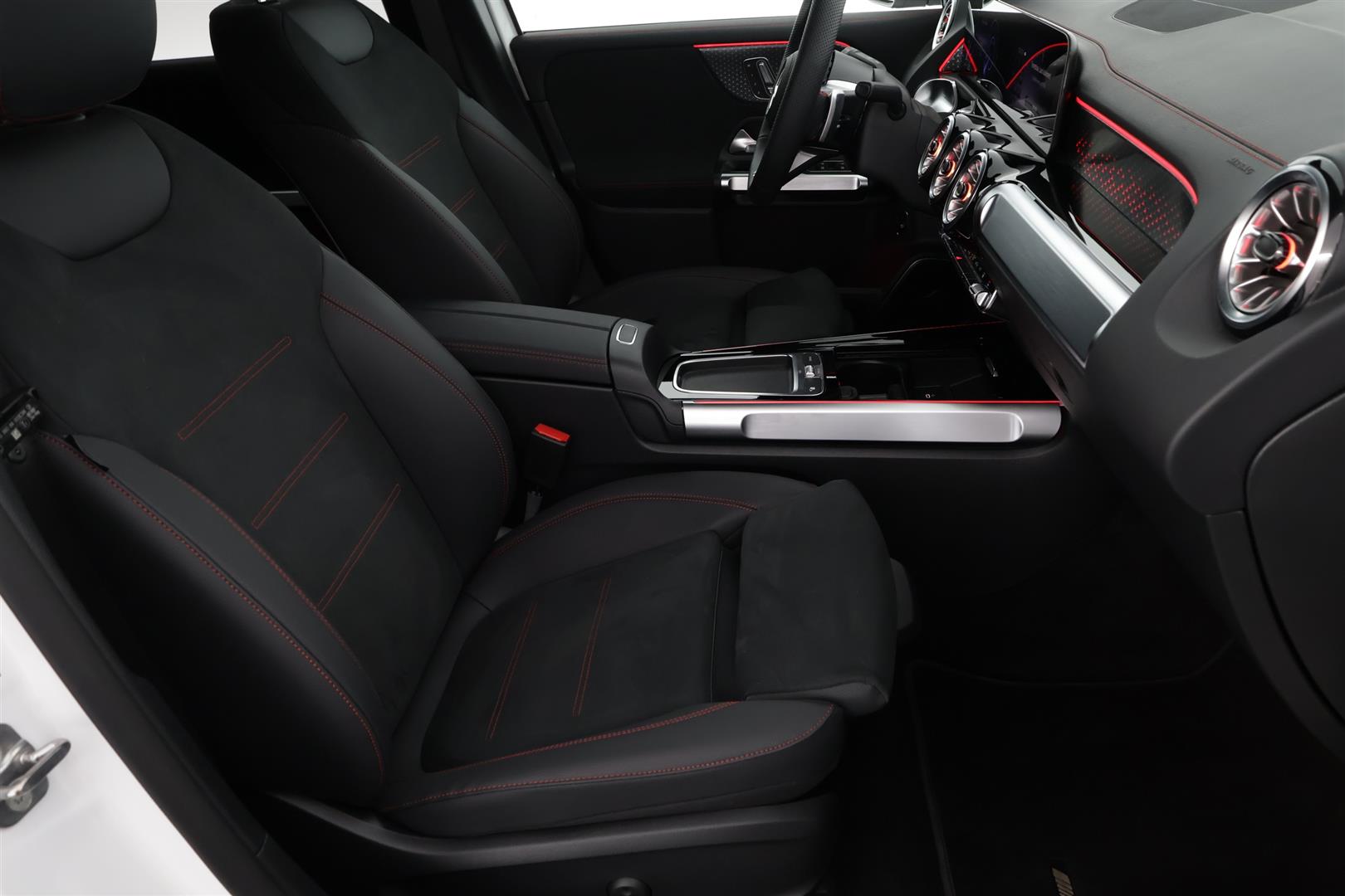 Mercedes-Benz EQB 2025