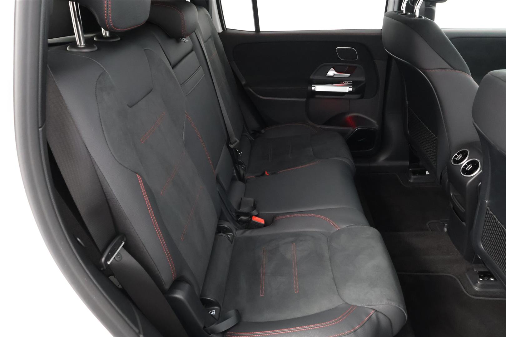 Mercedes-Benz EQB 2025