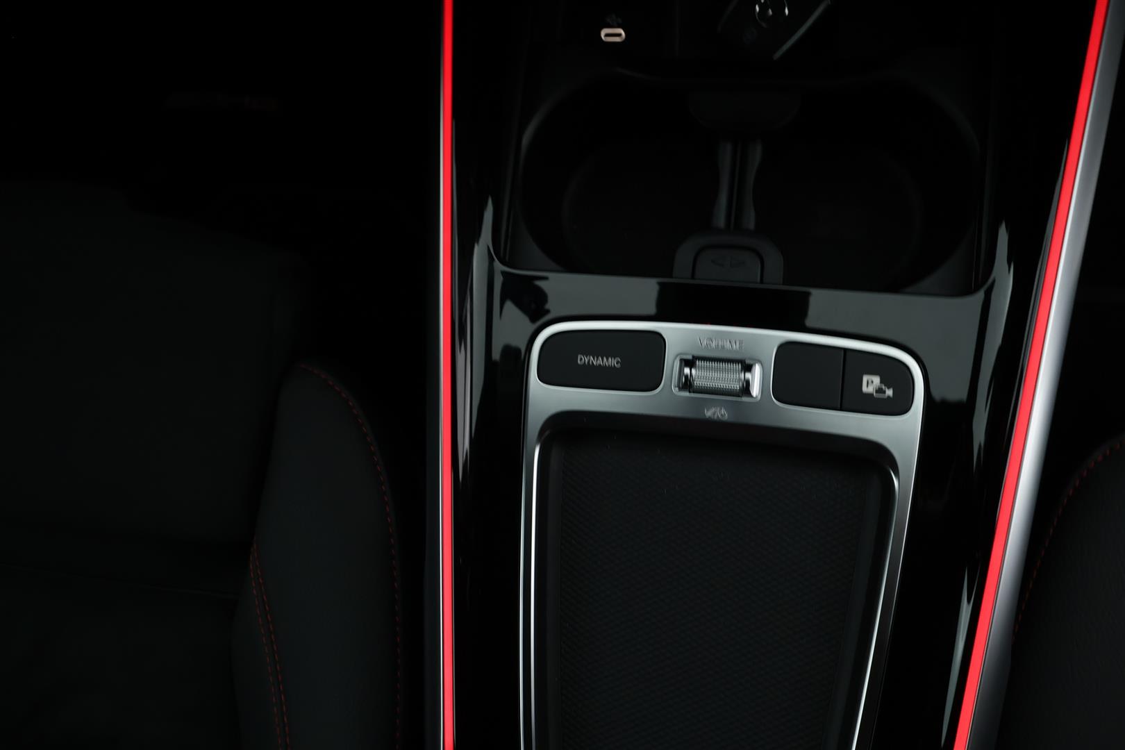 Mercedes-Benz EQB 2025