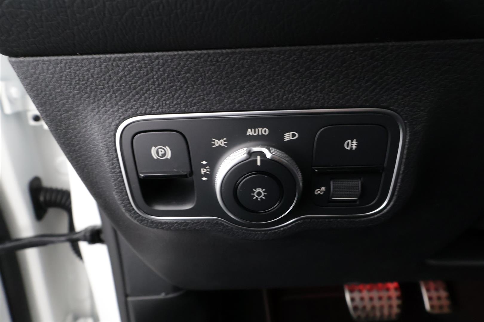Mercedes-Benz EQB 2025