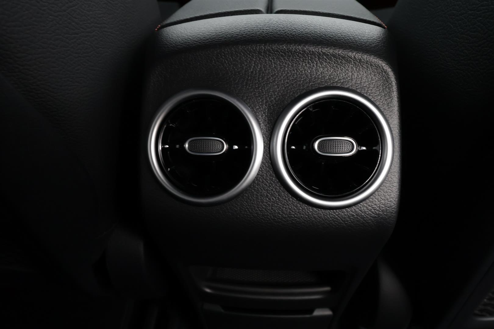 Mercedes-Benz EQB 2025