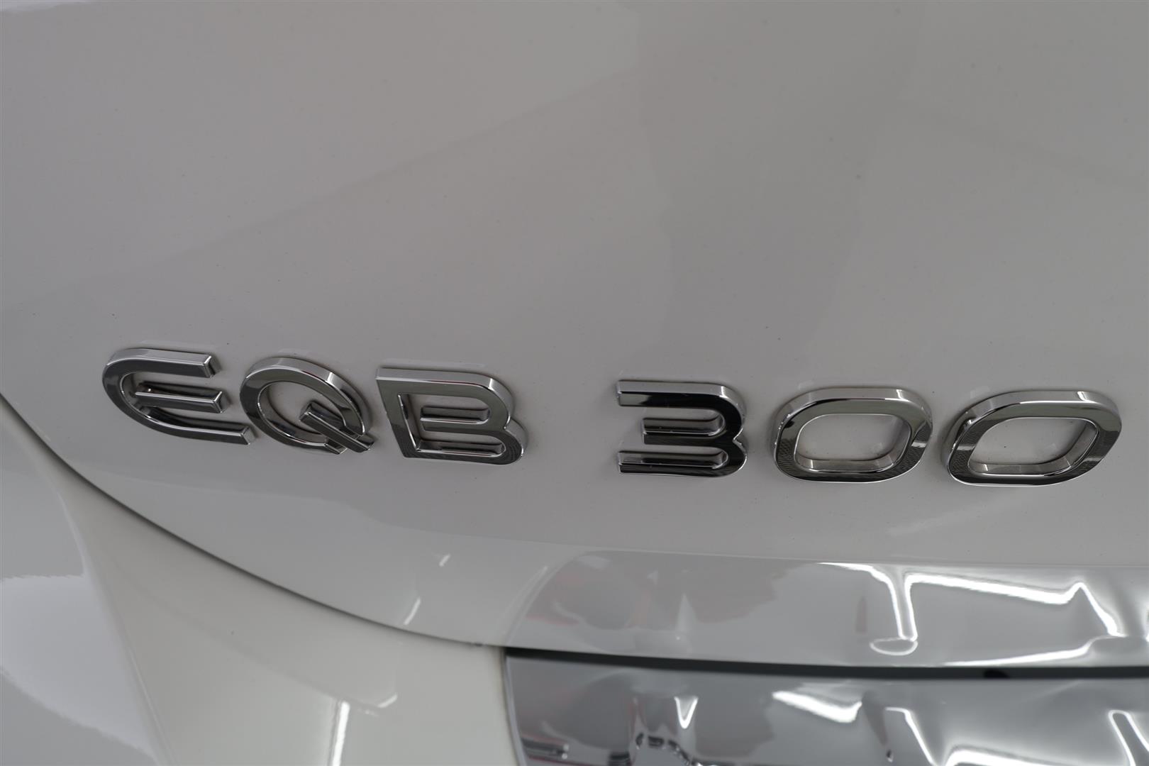 Mercedes-Benz EQB 2025