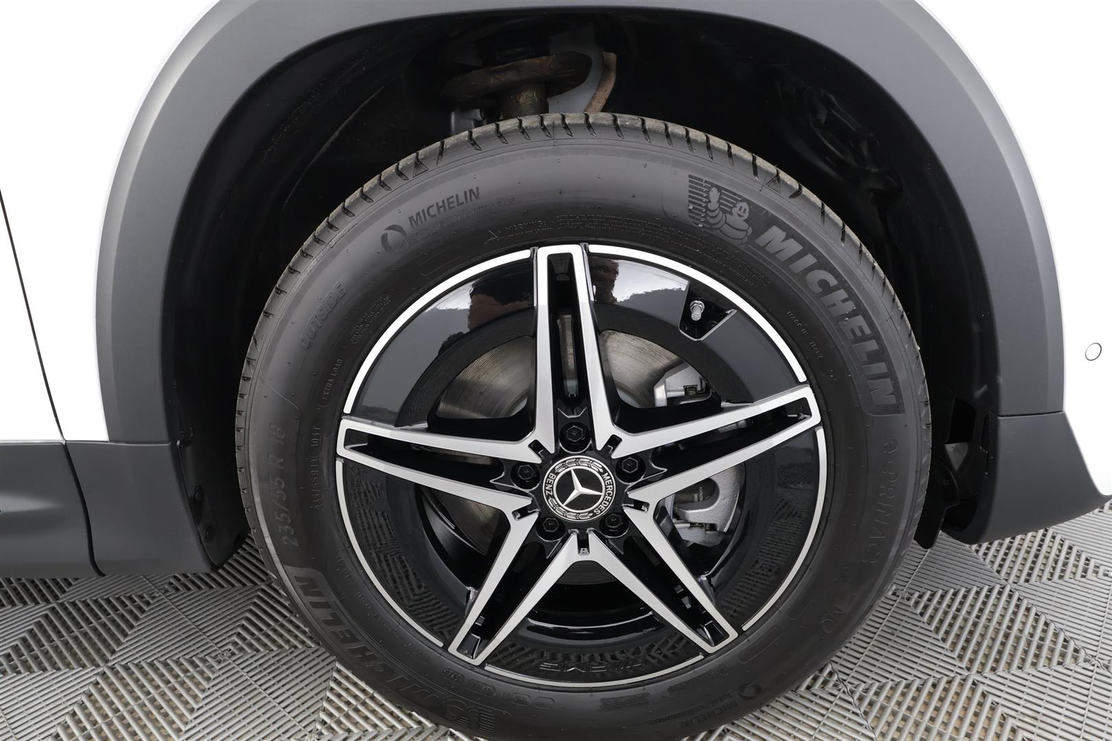 Mercedes-Benz EQB 2025
